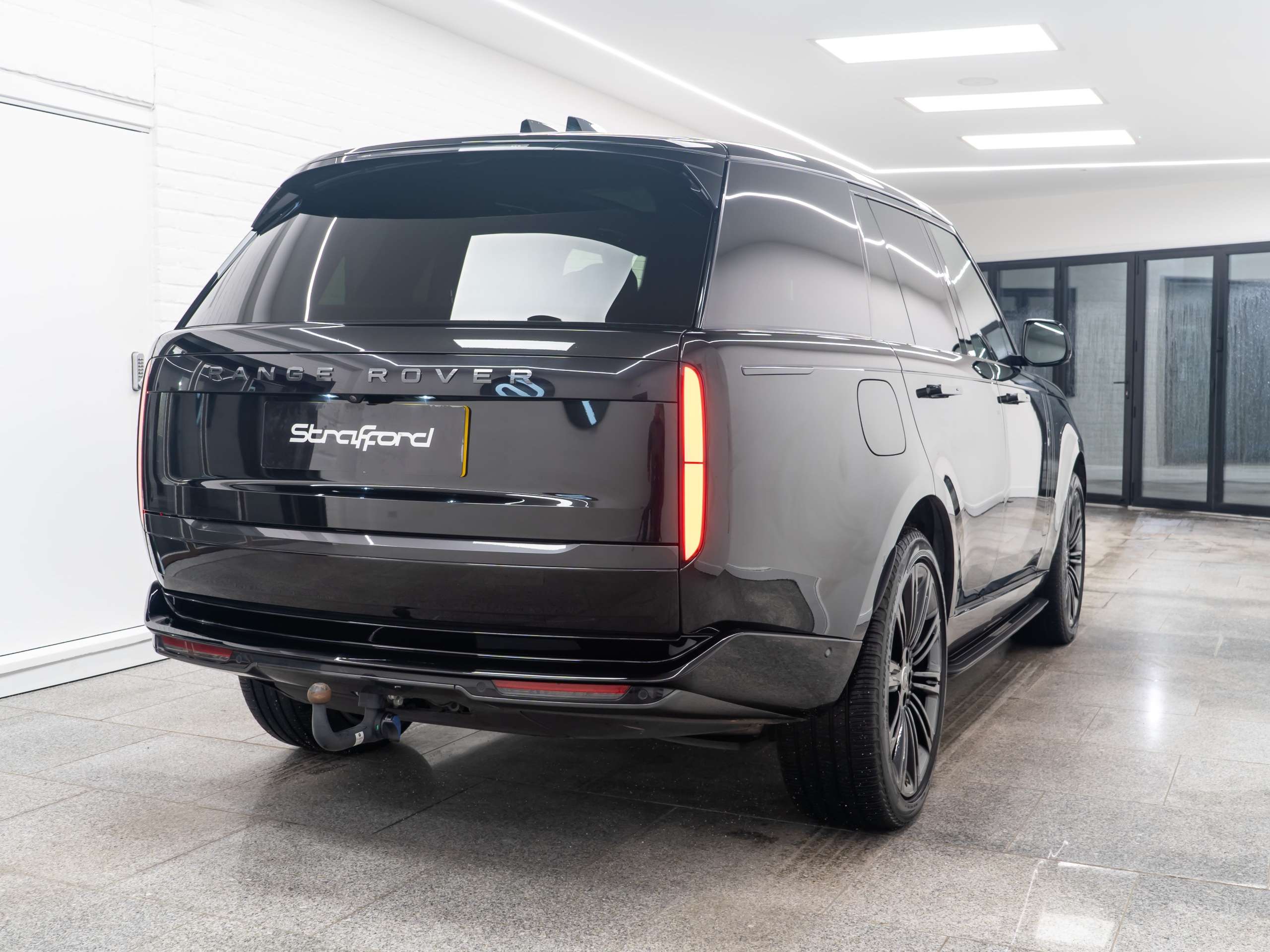 A 2024 LAND ROVER RANGE ROVER 3.0 D350 MHEV SE SUV 5dr Diesel Auto 4WD Euro 6 (s/s) (350 ps) A 2024 LAND ROVER RANGE ROVER 3.0 D350 MHEV SE SUV 5dr Diesel Auto 4WD Euro 6 (s/s) (350 ps)