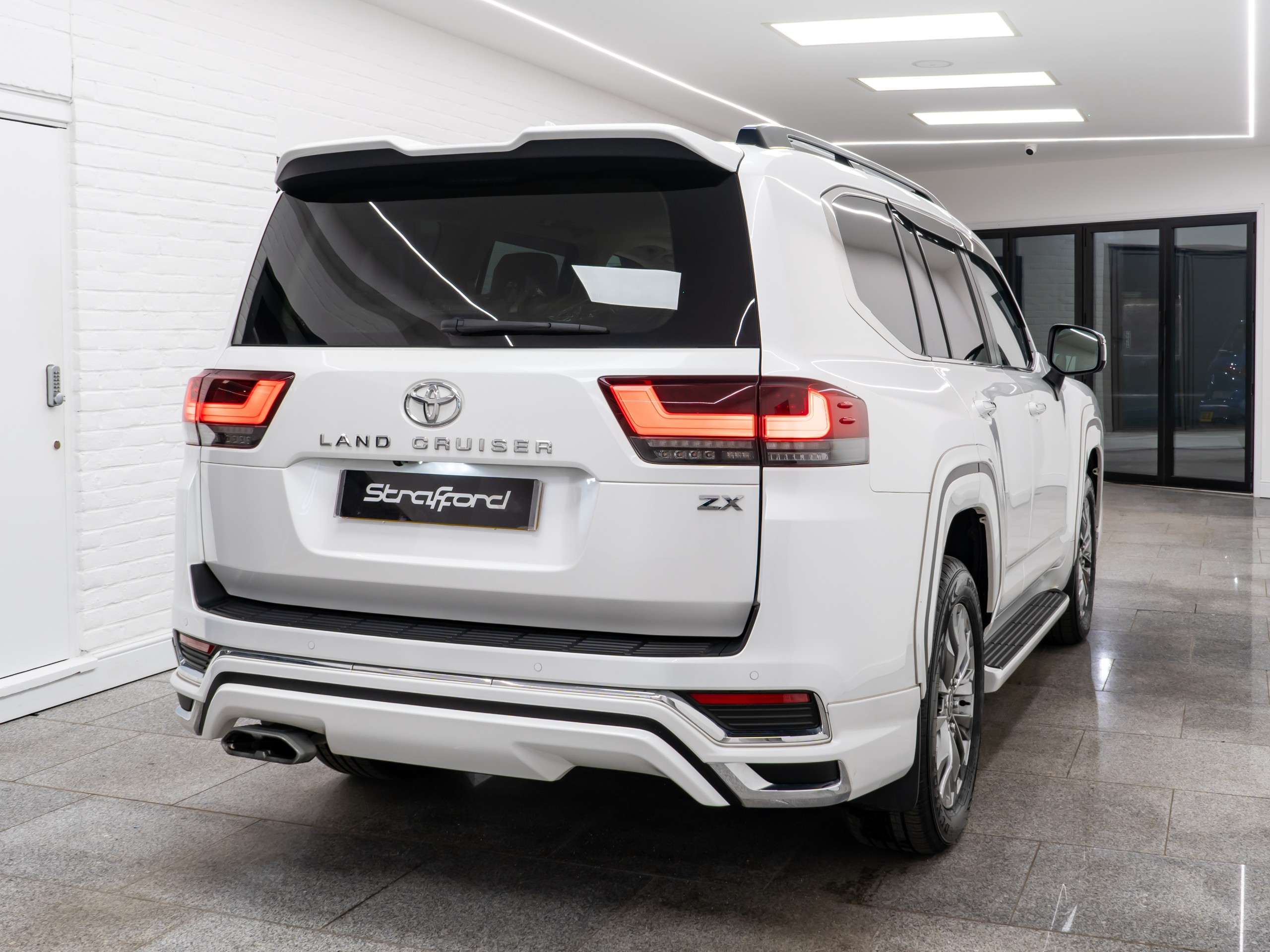 A 2024 TOYOTA LAND CRUISER 300 Series ZX 3.5 V6 Petrol Euro6 A 2024 TOYOTA LAND CRUISER 300 Series ZX 3.5 V6 Petrol Euro6
