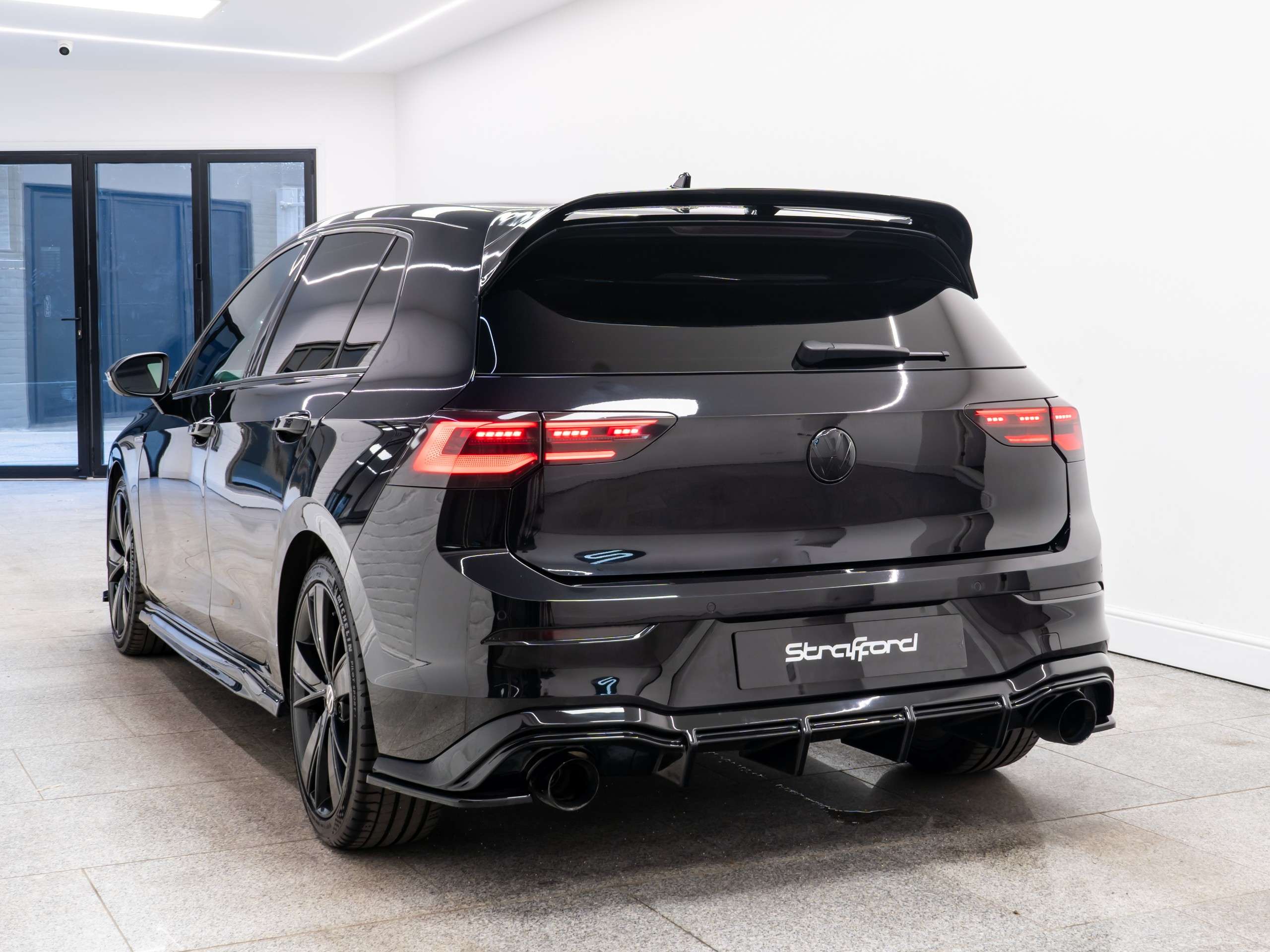 A 2021 VOLKSWAGEN GOLF 2.0 TDI GTD Hatchback 5dr Diesel DSG Euro 6 (s/s) (200 ps) A 2021 VOLKSWAGEN GOLF 2.0 TDI GTD Hatchback 5dr Diesel DSG Euro 6 (s/s) (200 ps)