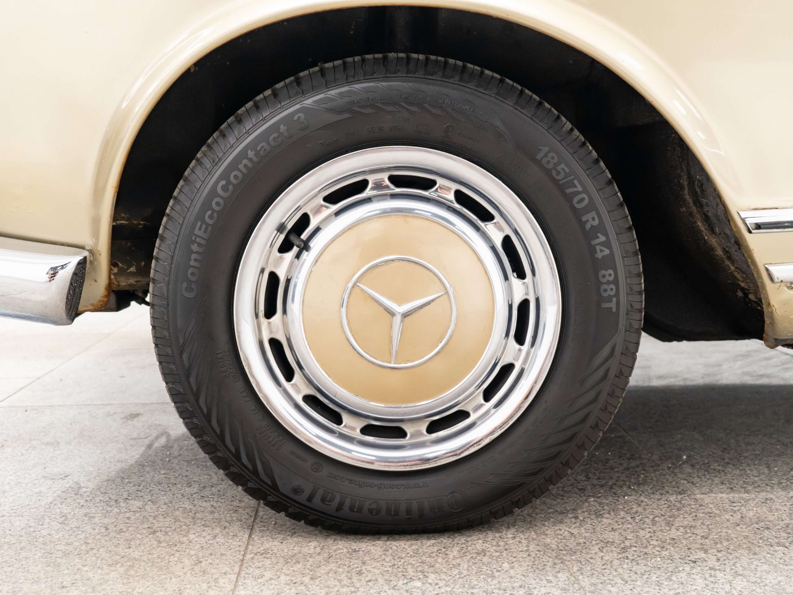 1967 MERCEDES-BENZ 250 1967 MERCEDES-BENZ 250