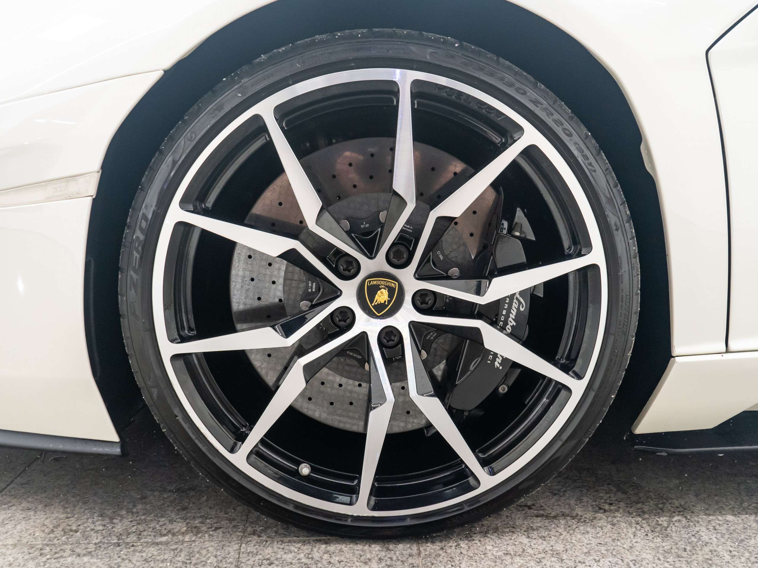 2017 LAMBORGHINI AVENTADOR 2017 LAMBORGHINI AVENTADOR