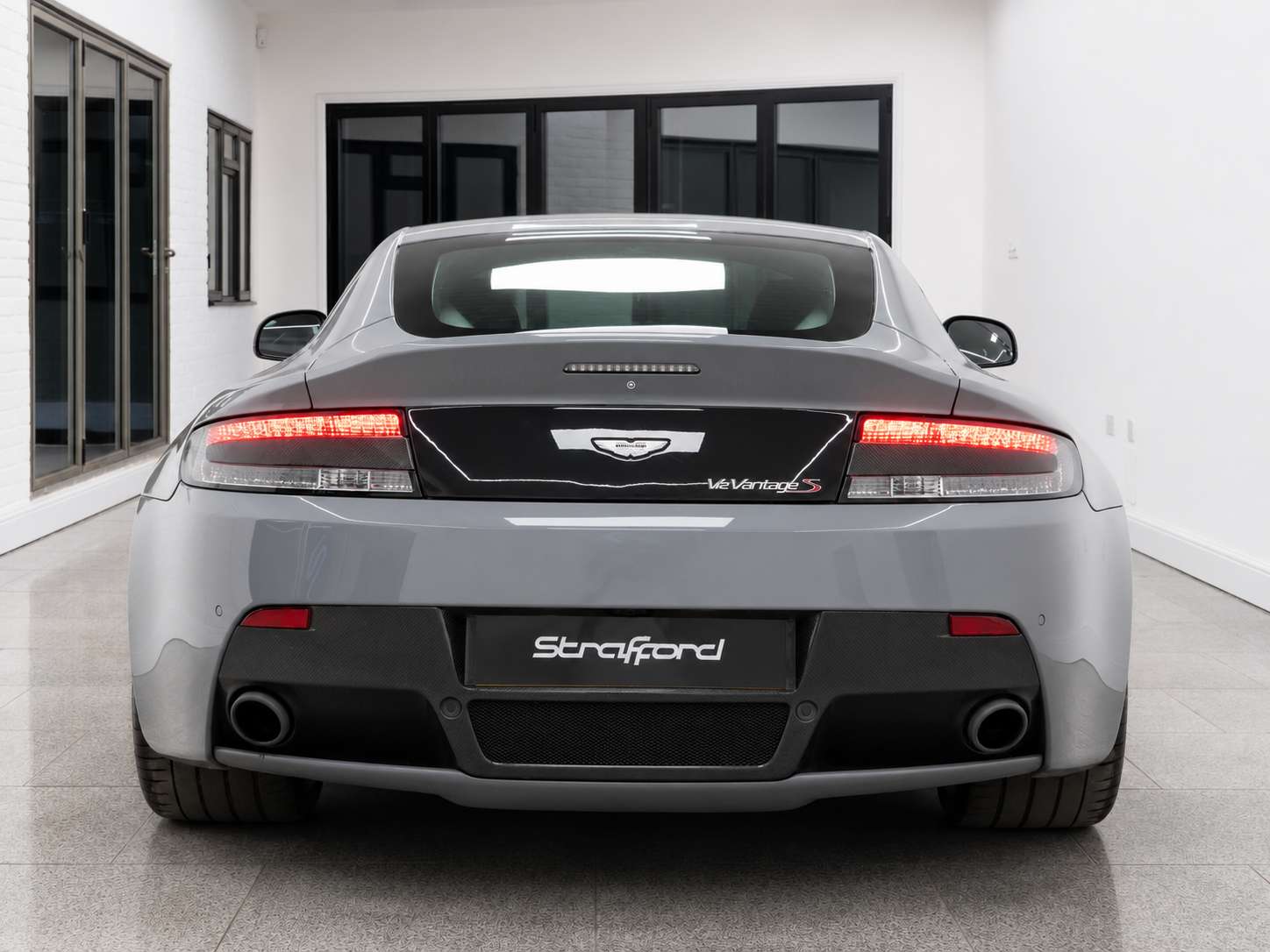 2015 ASTON MARTIN VANTAGE 2015 ASTON MARTIN VANTAGE