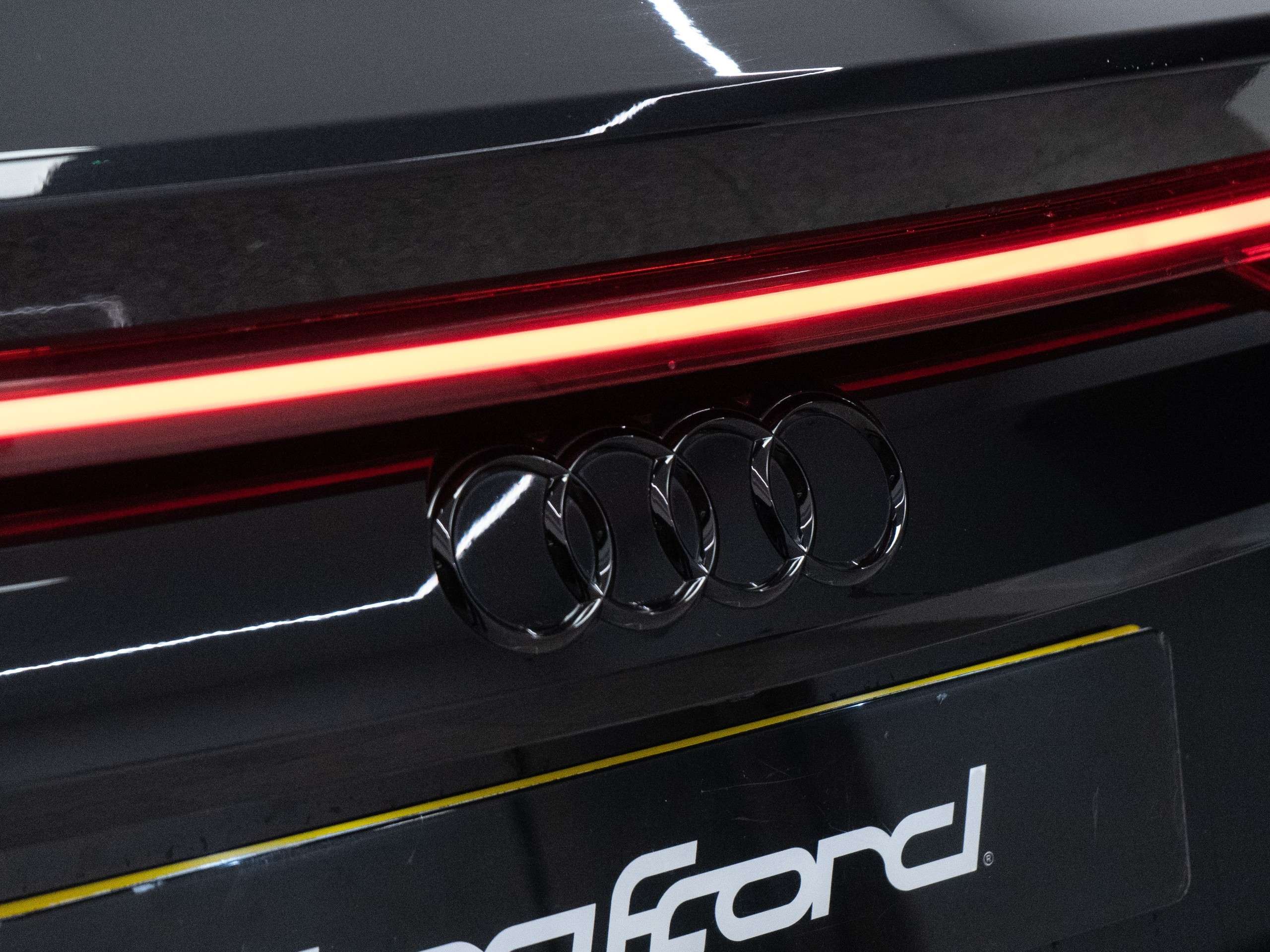 2021 AUDI RS Q8 2021 AUDI RS Q8