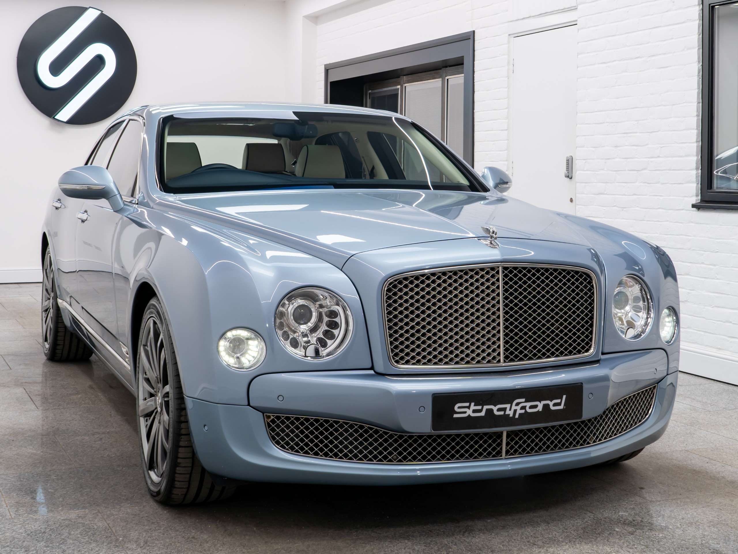 A 2015 BENTLEY MULSANNE V8 MDS A 2015 BENTLEY MULSANNE V8 MDS