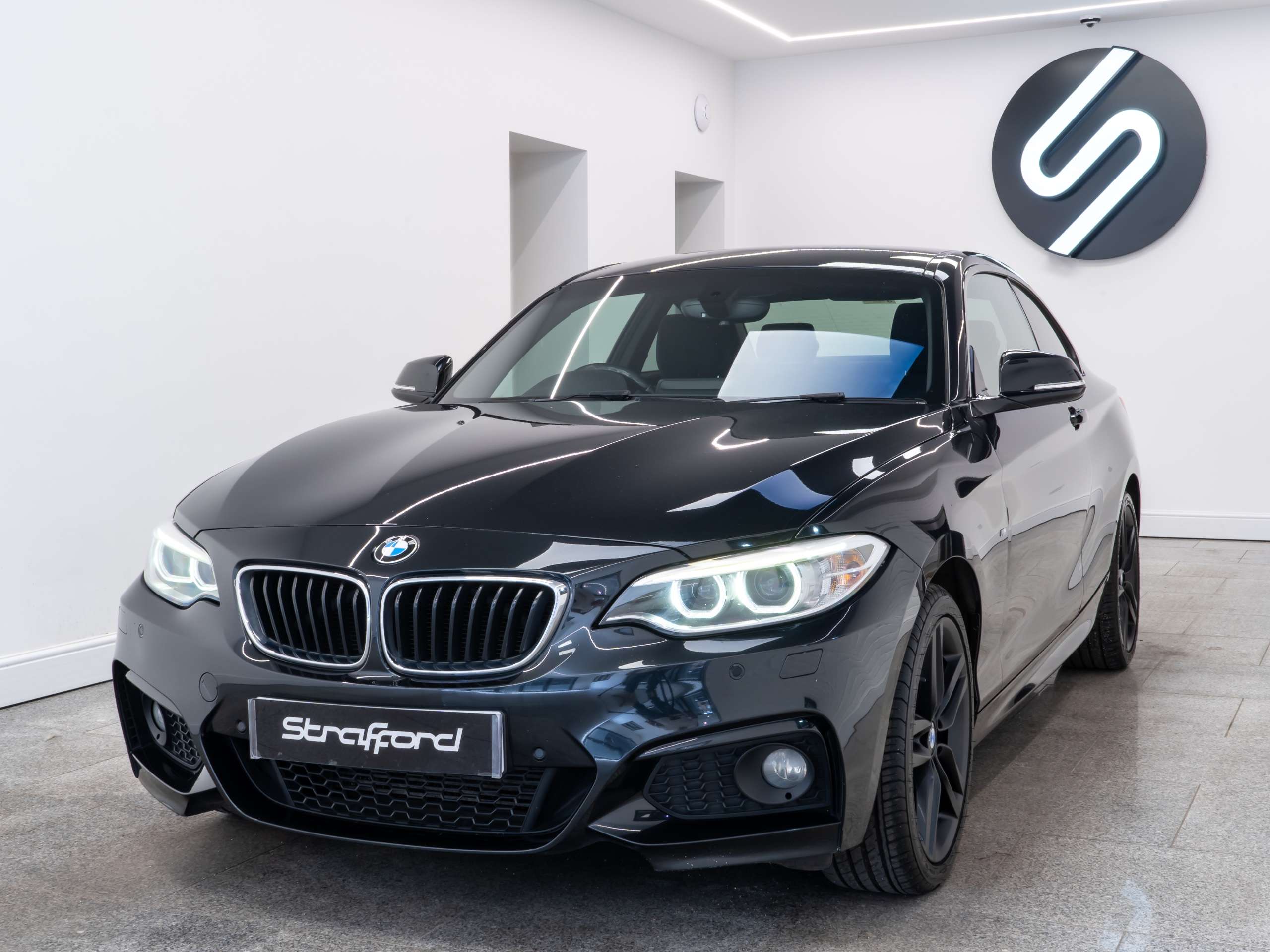 A 2014 BMW 2 SERIES 2.0 220d M Sport Coupe 2dr Diesel Manual Euro 6 (s/s) (184 ps) A 2014 BMW 2 SERIES 2.0 220d M Sport Coupe 2dr Diesel Manual Euro 6 (s/s) (184 ps)