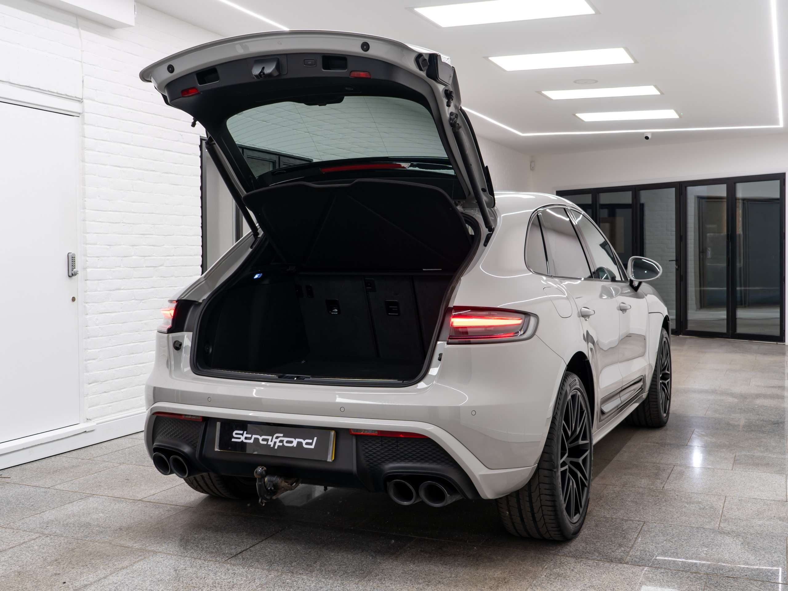 2024 PORSCHE MACAN 2024 PORSCHE MACAN