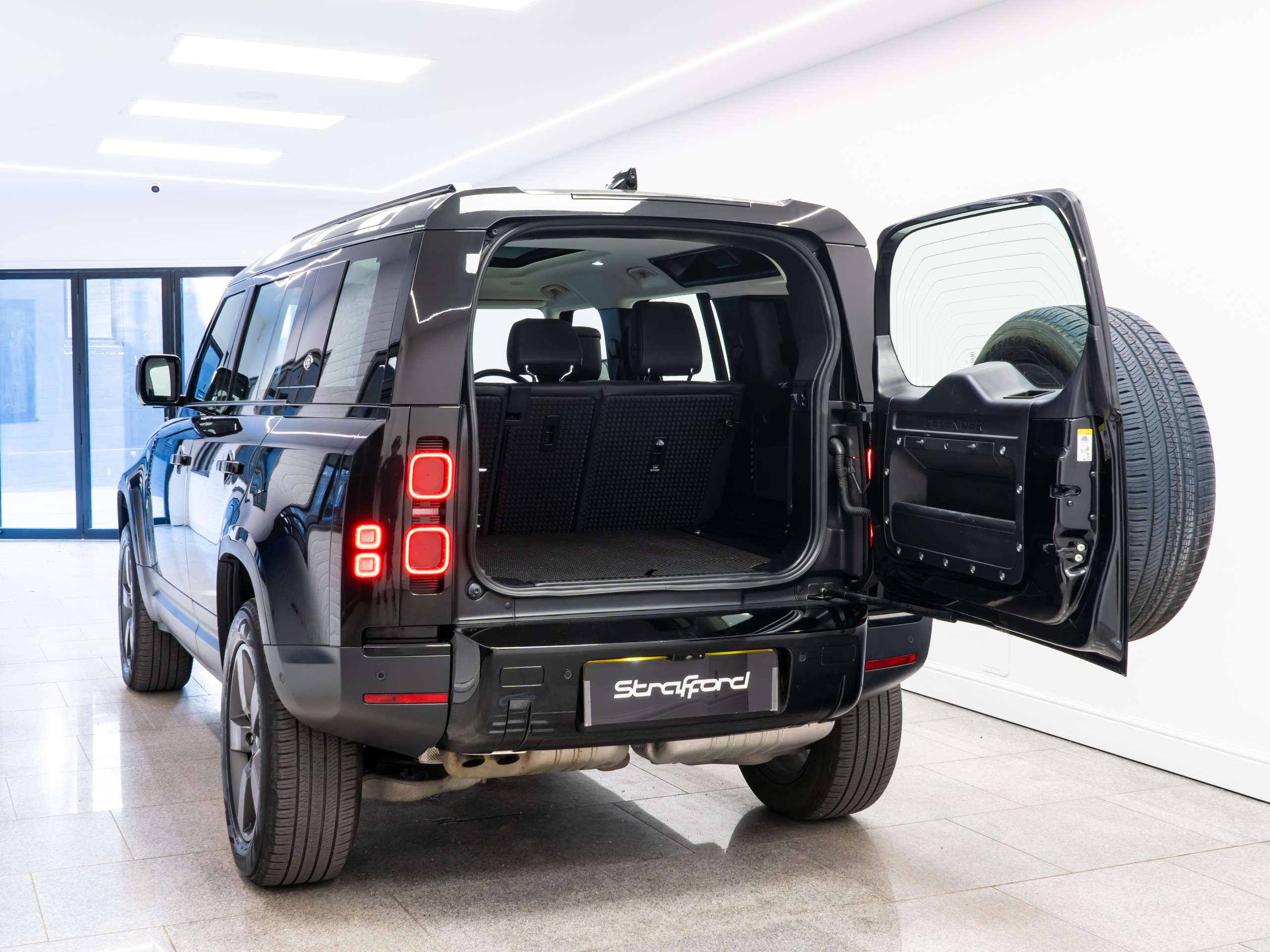 2023 LAND ROVER DEFENDER 110 2023 LAND ROVER DEFENDER 110
