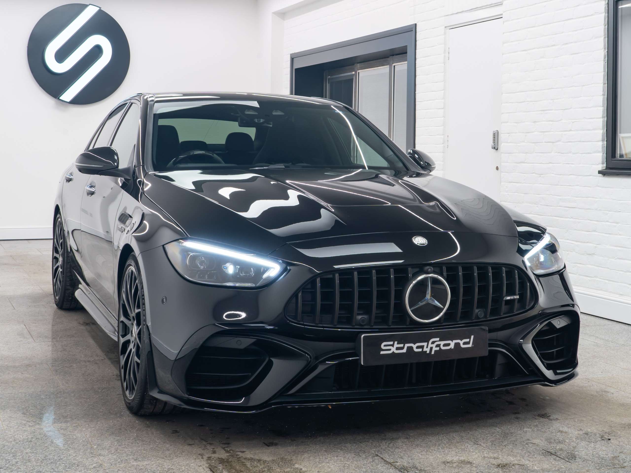 A 2025 MERCEDES-BENZ C CLASS 2.0 C63 6.1kWh AMG S E Performance Carbon Edition Saloon 4dr Petrol Plug-in Hybrid SpdS MCT 4MATIC+ Euro 6 (s/s) (680 ps) A 2025 MERCEDES-BENZ C CLASS 2.0 C63 6.1kWh AMG S E Performance Carbon Edition Saloon 4dr Petrol Plug-in Hybrid SpdS MCT 4MATIC+ Euro 6 (s/s) (680 ps)