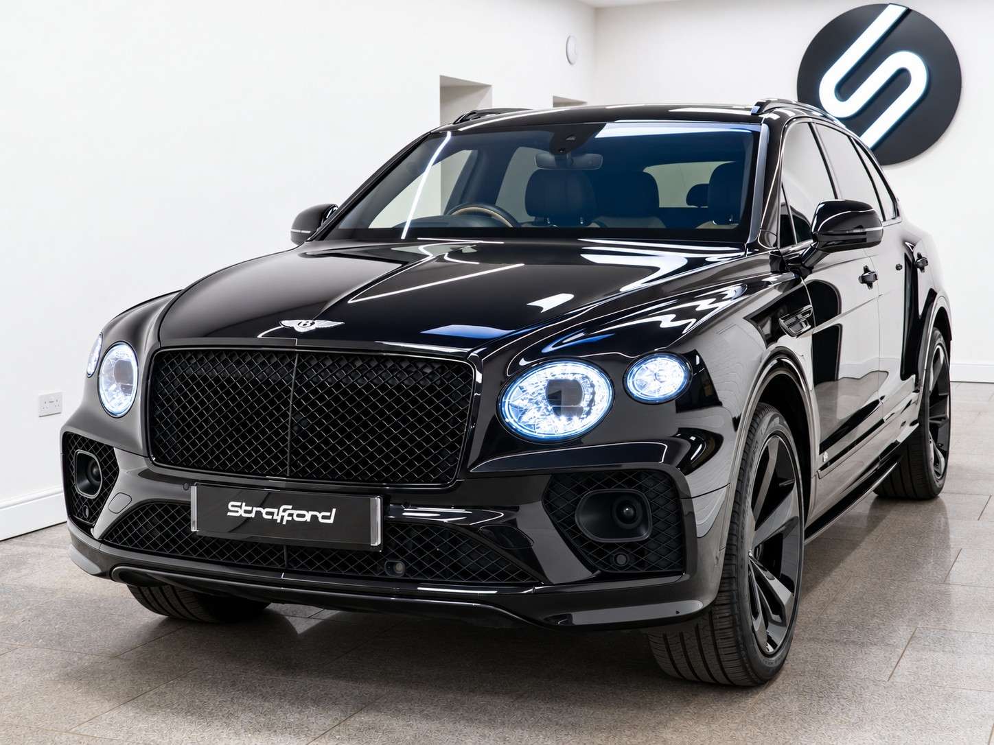 A 2020 BENTLEY BENTAYGA 4.0 V8 First Edition SUV 5dr Petrol Auto 4WD Euro 6 (s/s) (550 ps) A 2020 BENTLEY BENTAYGA 4.0 V8 First Edition SUV 5dr Petrol Auto 4WD Euro 6 (s/s) (550 ps)