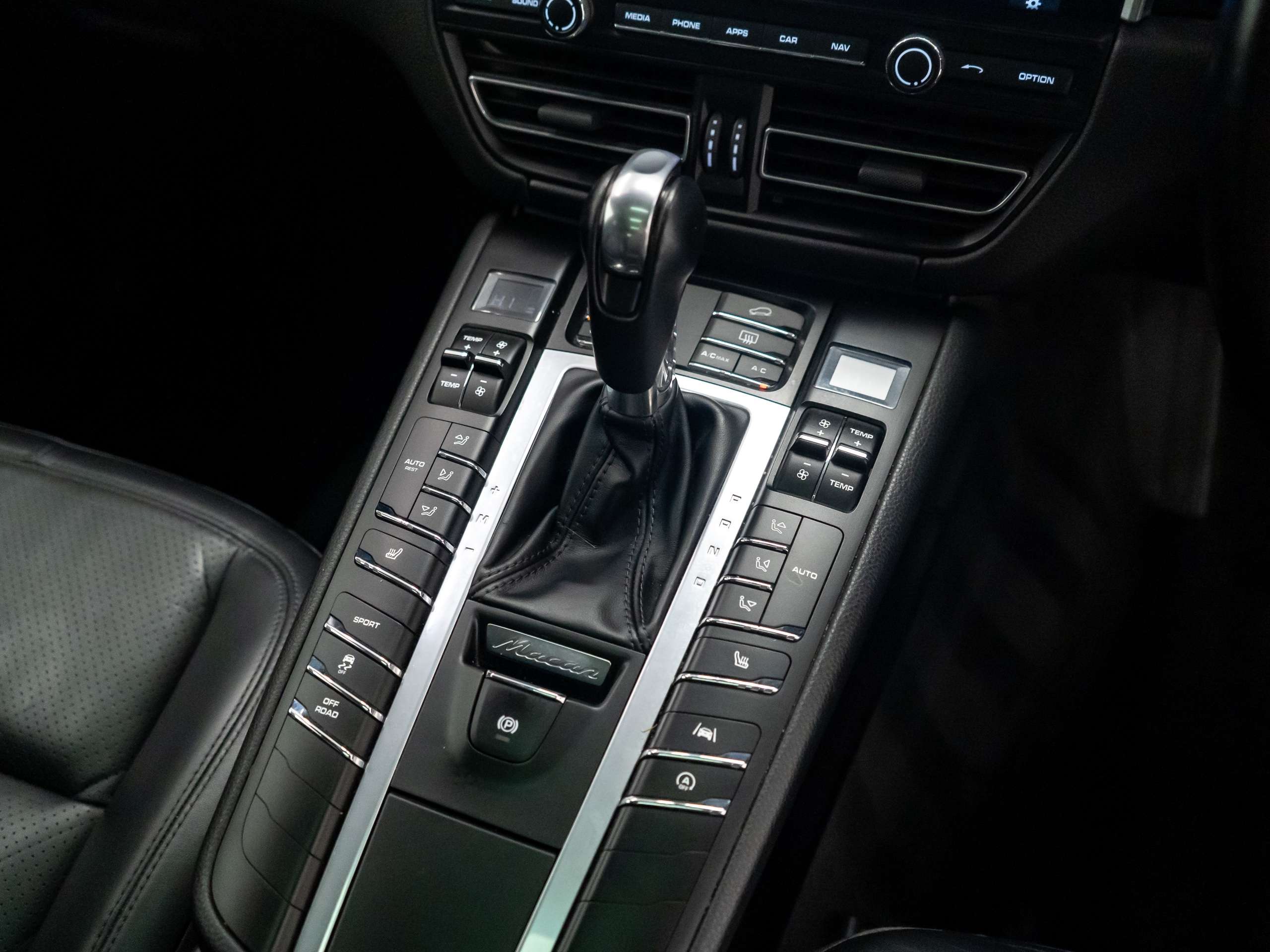 2019 PORSCHE MACAN 2019 PORSCHE MACAN