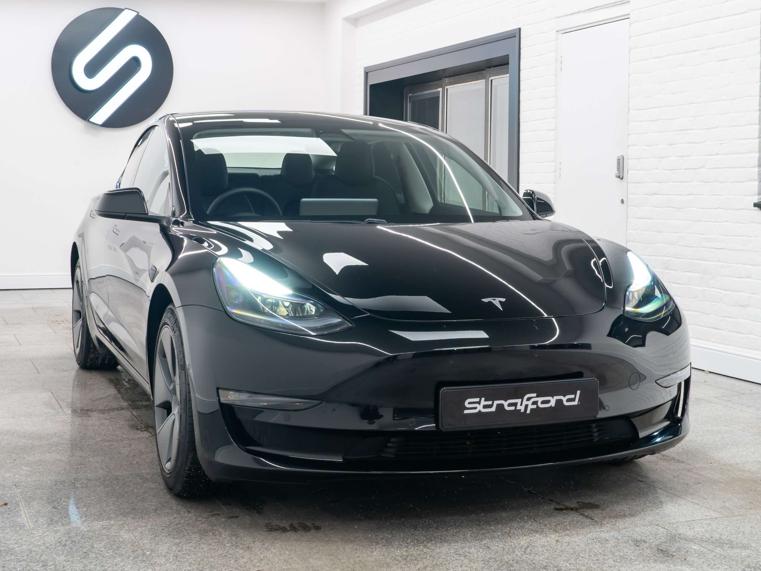 A 2021 TESLA MODEL 3 (Dual Motor) Long Range Saloon 4dr Electric Auto 4WDE (346 ps) A 2021 TESLA MODEL 3 (Dual Motor) Long Range Saloon 4dr Electric Auto 4WDE (346 ps)