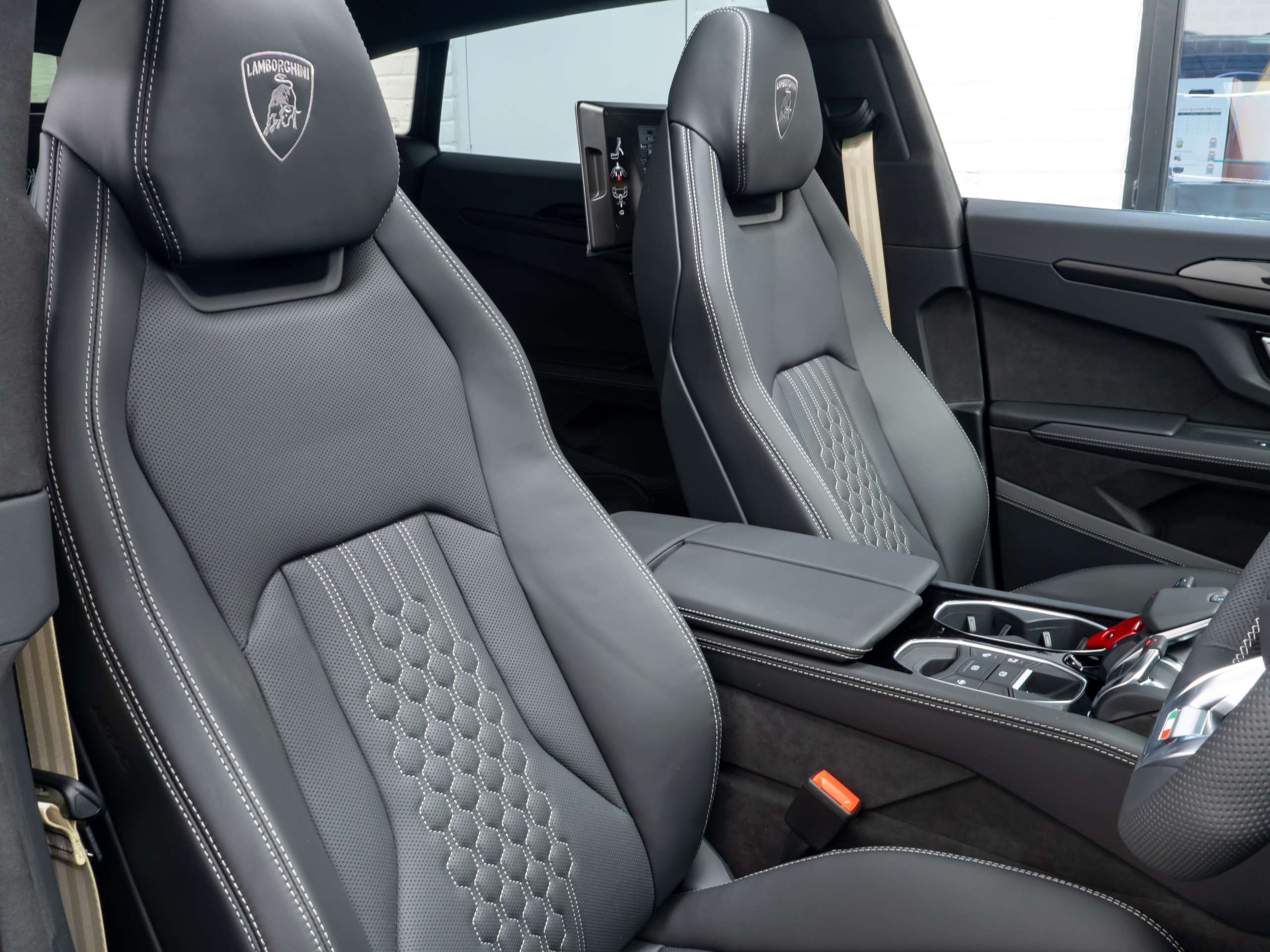 2026 LAMBORGHINI URUS 2026 LAMBORGHINI URUS