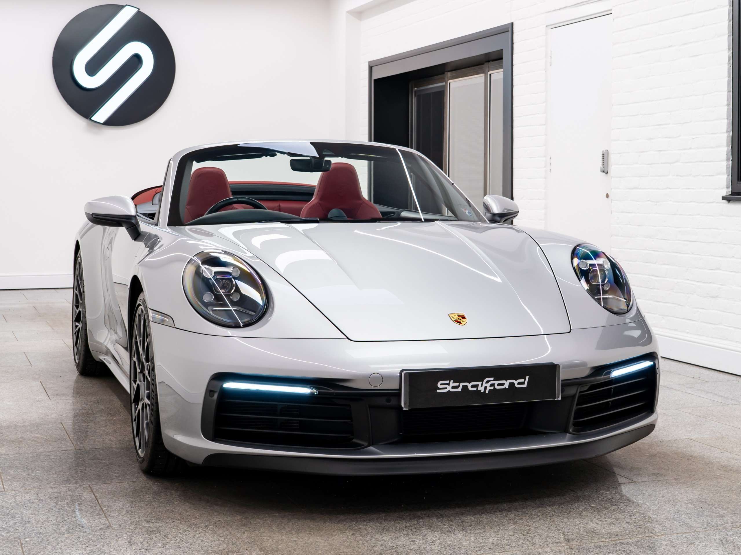 A 2019 PORSCHE 911 3.0T 992 Carrera S Convertible 2dr Petrol PDK Euro 6 (s/s) (450 ps) A 2019 PORSCHE 911 3.0T 992 Carrera S Convertible 2dr Petrol PDK Euro 6 (s/s) (450 ps)