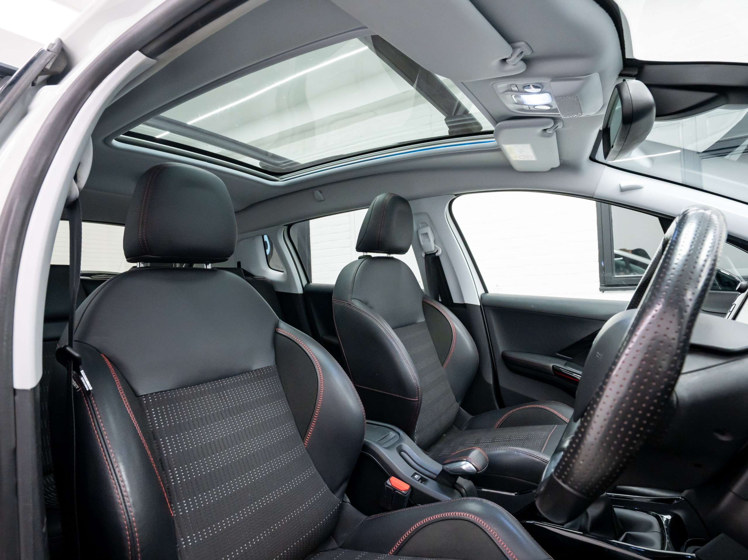 2017 PEUGEOT 2008 2017 PEUGEOT 2008