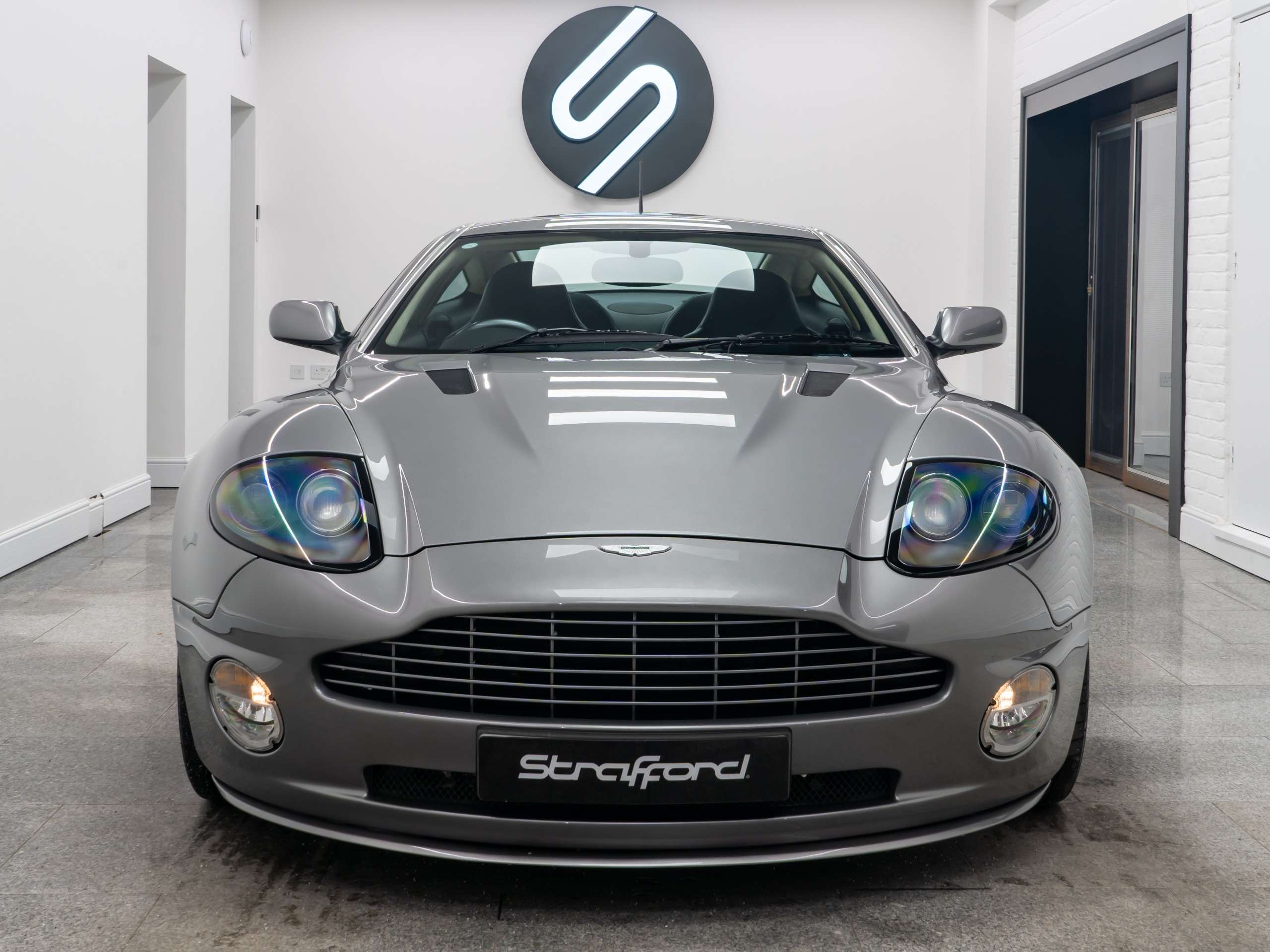 2005 ASTON MARTIN VANQUISH 2005 ASTON MARTIN VANQUISH