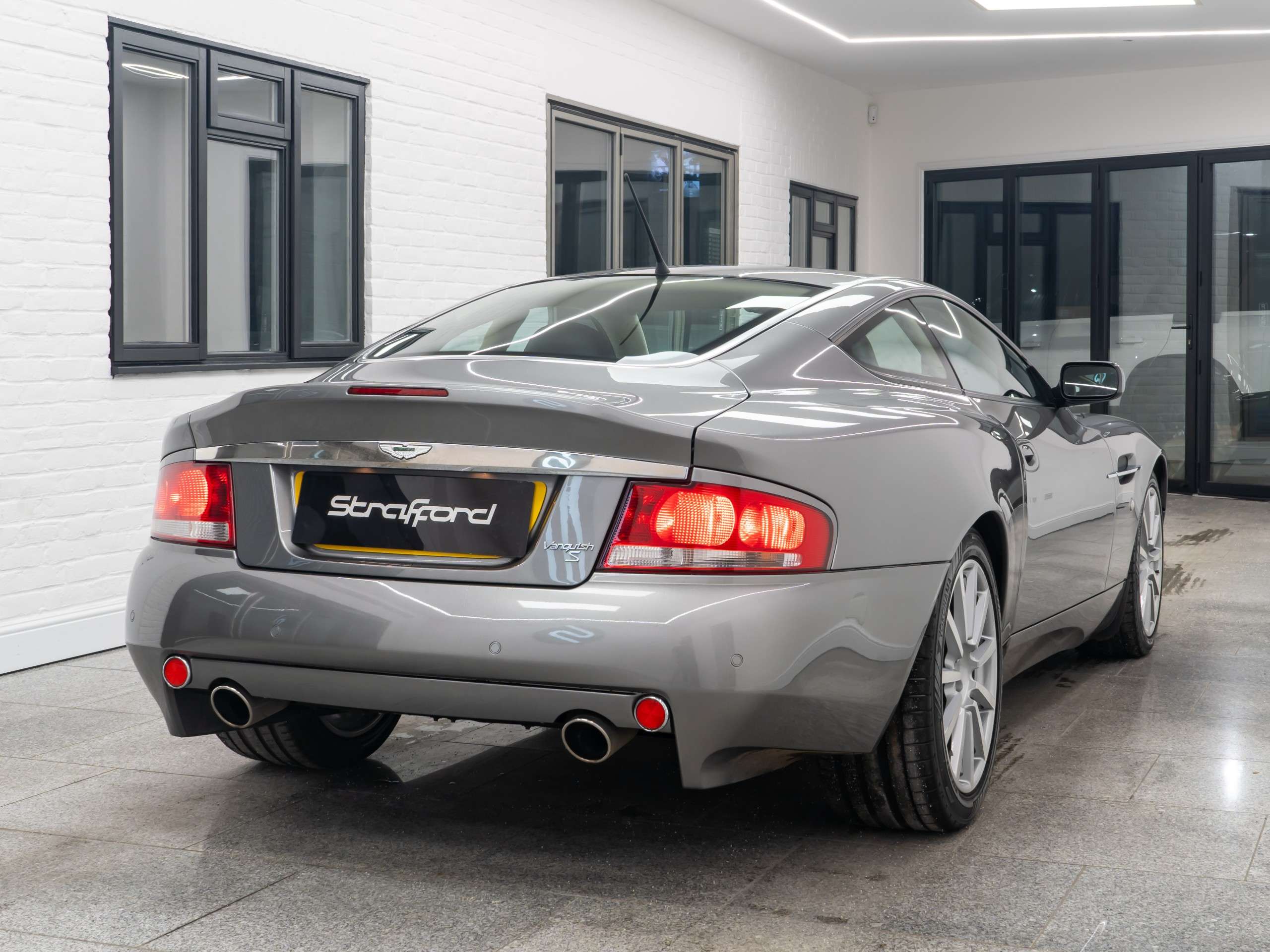 A 2005 ASTON MARTIN VANQUISH 5.9 S Coupe 2dr Petrol Automatic (448 g/km, 520 bhp) A 2005 ASTON MARTIN VANQUISH 5.9 S Coupe 2dr Petrol Automatic (448 g/km, 520 bhp)