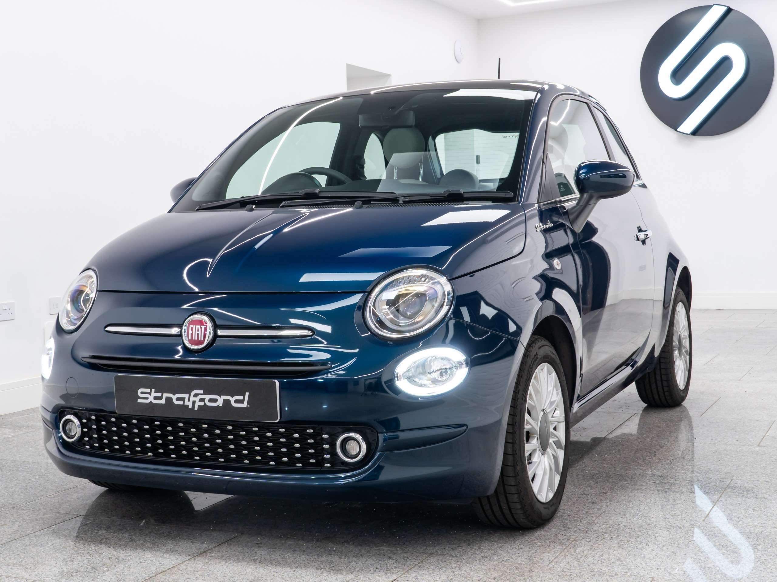 A 2022 FIAT 500 1.0 MHEV Dolcevita Hatchback 3dr Petrol Manual Euro 6 (s/s) (70 bhp) A 2022 FIAT 500 1.0 MHEV Dolcevita Hatchback 3dr Petrol Manual Euro 6 (s/s) (70 bhp)