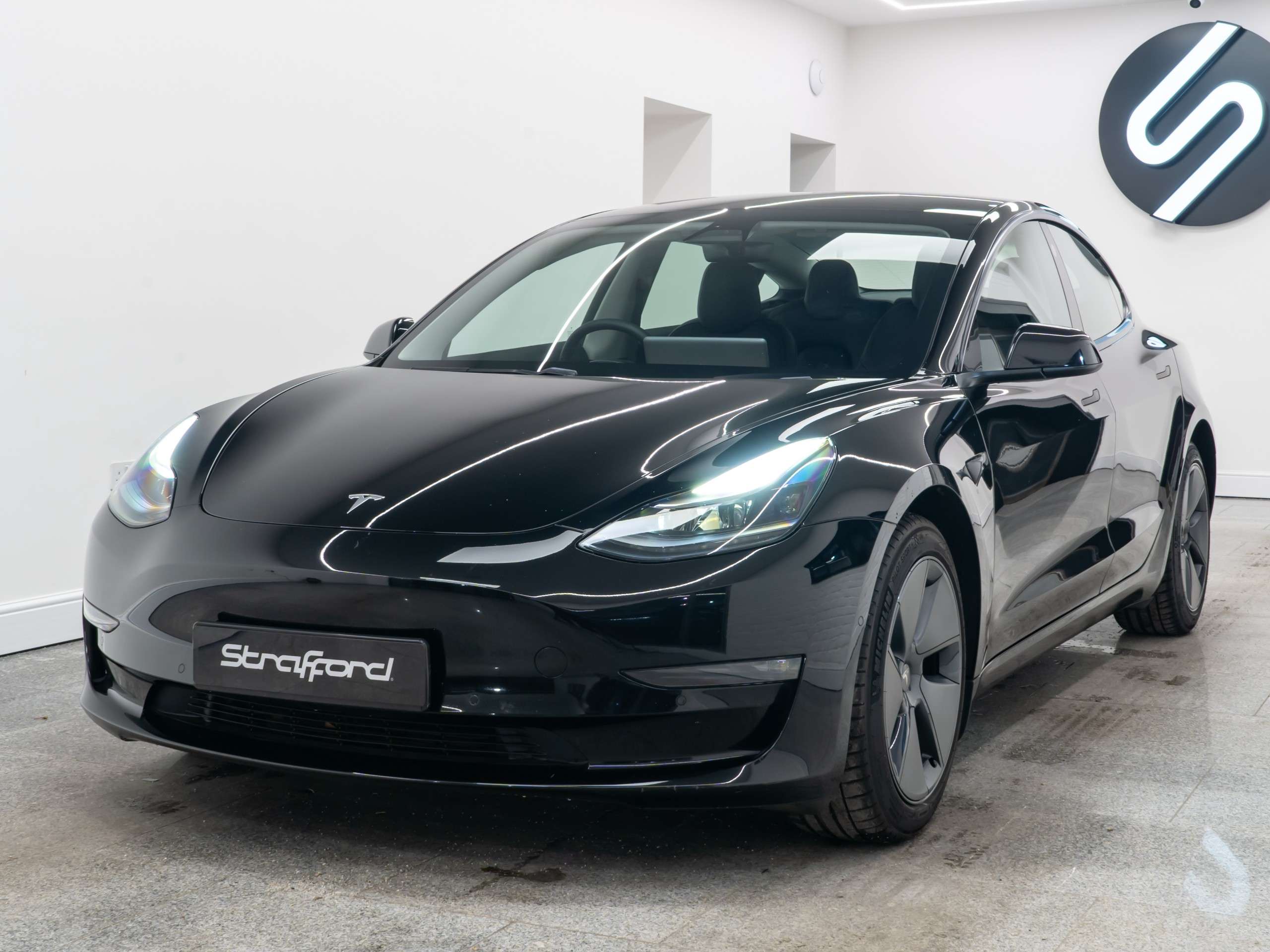 A 2021 TESLA MODEL 3 (Dual Motor) Long Range Saloon 4dr Electric Auto 4WDE (346 ps) A 2021 TESLA MODEL 3 (Dual Motor) Long Range Saloon 4dr Electric Auto 4WDE (346 ps)