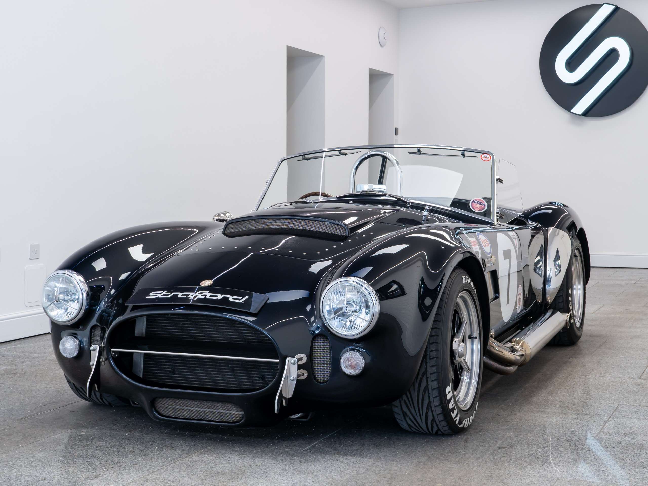 A 1977 AC COBRA 427 Recreation by DAX A 1977 AC COBRA 427 Recreation by DAX