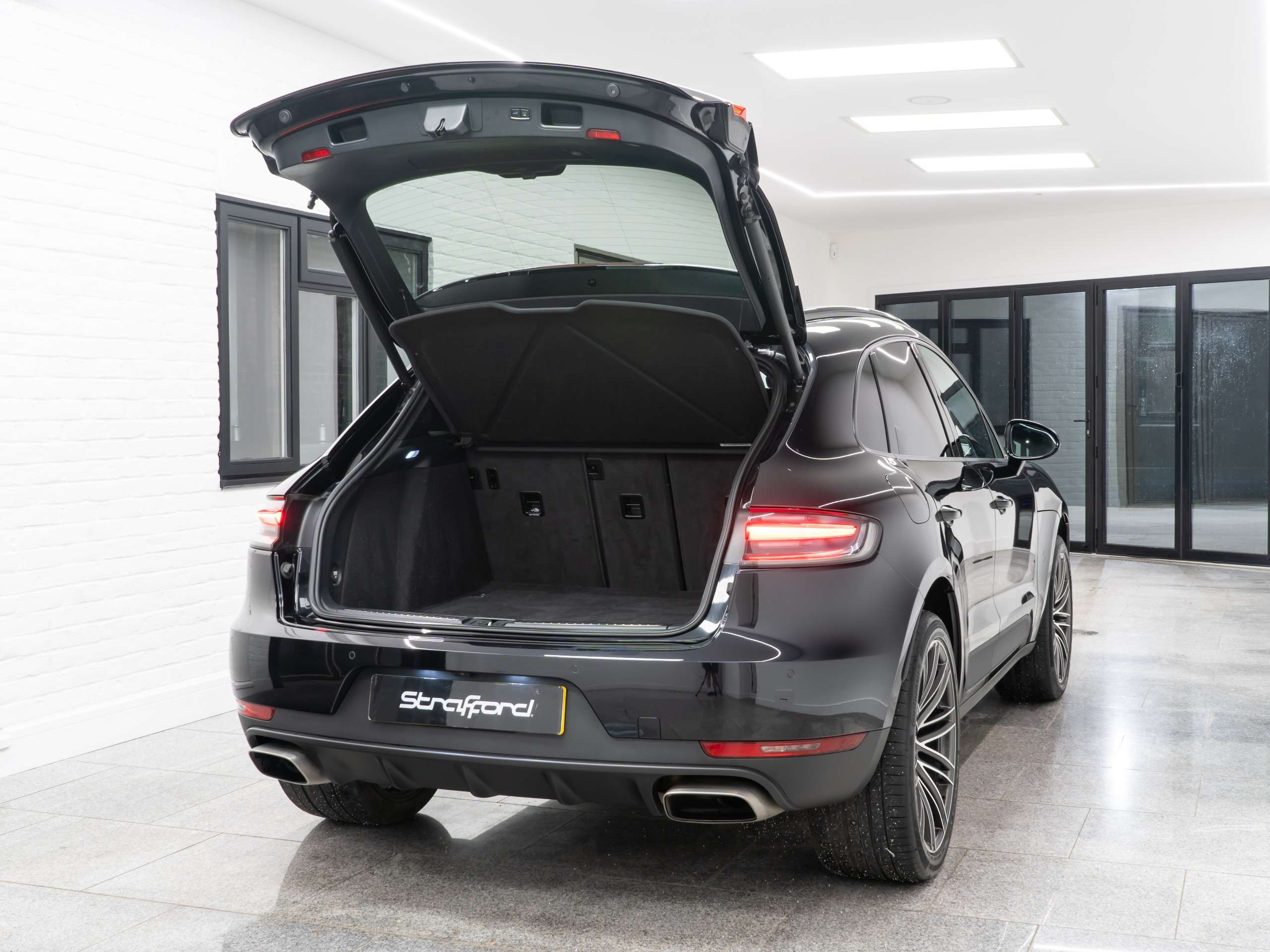 2018 PORSCHE MACAN 2018 PORSCHE MACAN