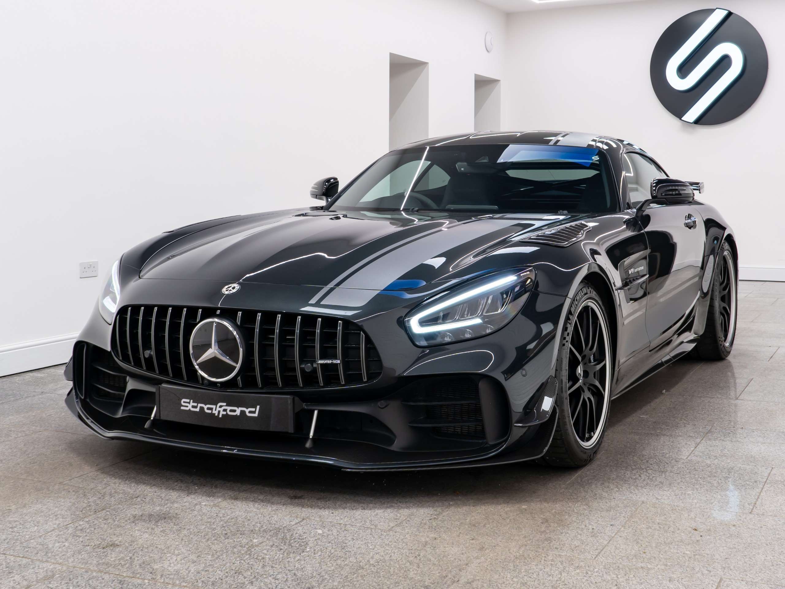 A 2020 MERCEDES-BENZ AMG GT 4.0 V8 BiTurbo R PRO Coupe 2dr Petrol SpdS DCT Euro 6 (s/s) (585 ps) A 2020 MERCEDES-BENZ AMG GT 4.0 V8 BiTurbo R PRO Coupe 2dr Petrol SpdS DCT Euro 6 (s/s) (585 ps)