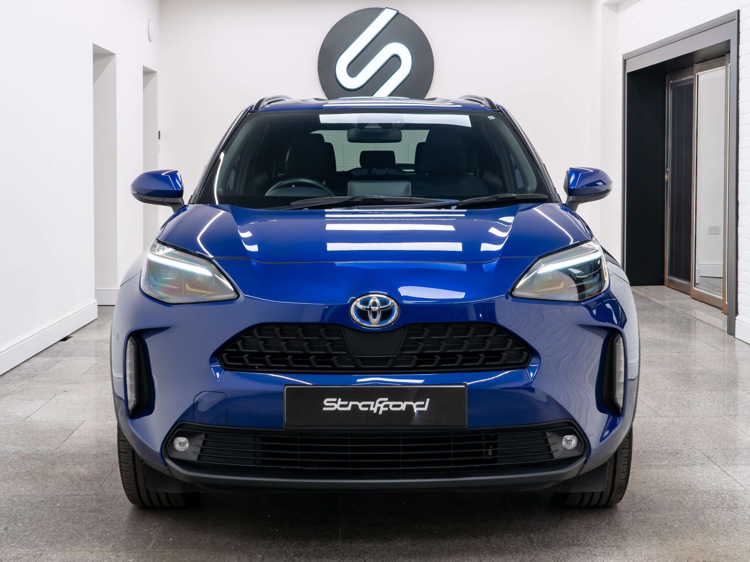 A 2023 TOYOTA YARIS CROSS 1.5 VVT-h Design SUV 5dr Petrol Hybrid E-CVT Euro 6 (s/s) (116 ps) A 2023 TOYOTA YARIS CROSS 1.5 VVT-h Design SUV 5dr Petrol Hybrid E-CVT Euro 6 (s/s) (116 ps)
