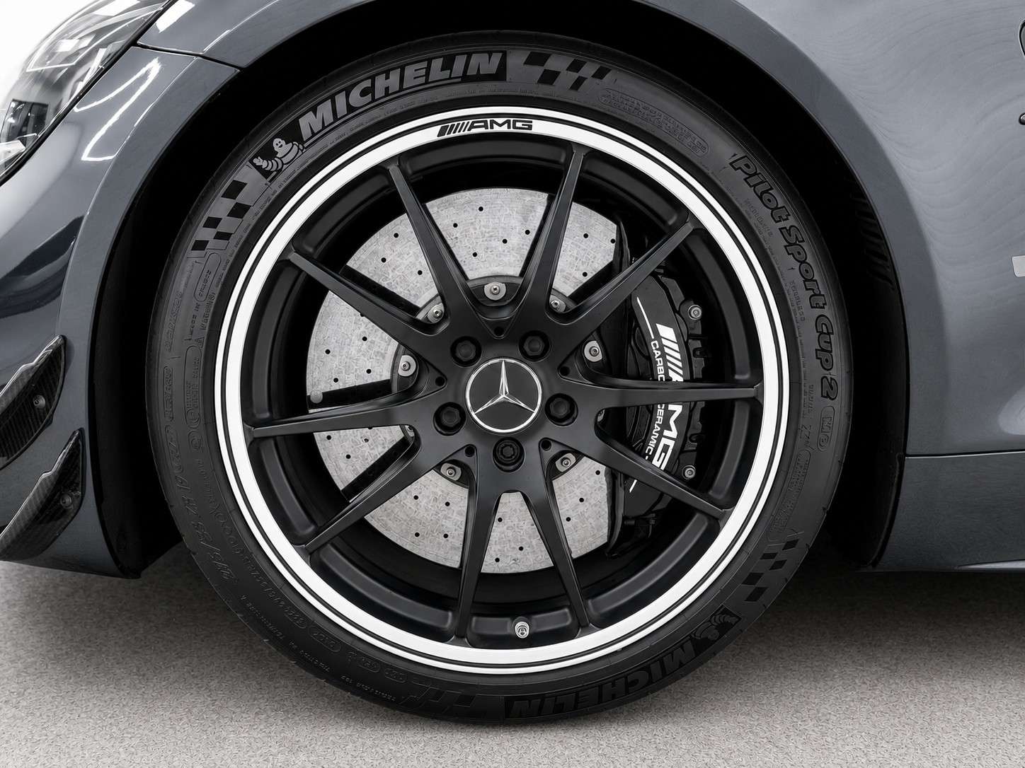 A 2020 MERCEDES-BENZ AMG GT 4.0 V8 BiTurbo R PRO Coupe 2dr Petrol SpdS DCT Euro 6 (s/s) (585 ps) A 2020 MERCEDES-BENZ AMG GT 4.0 V8 BiTurbo R PRO Coupe 2dr Petrol SpdS DCT Euro 6 (s/s) (585 ps)