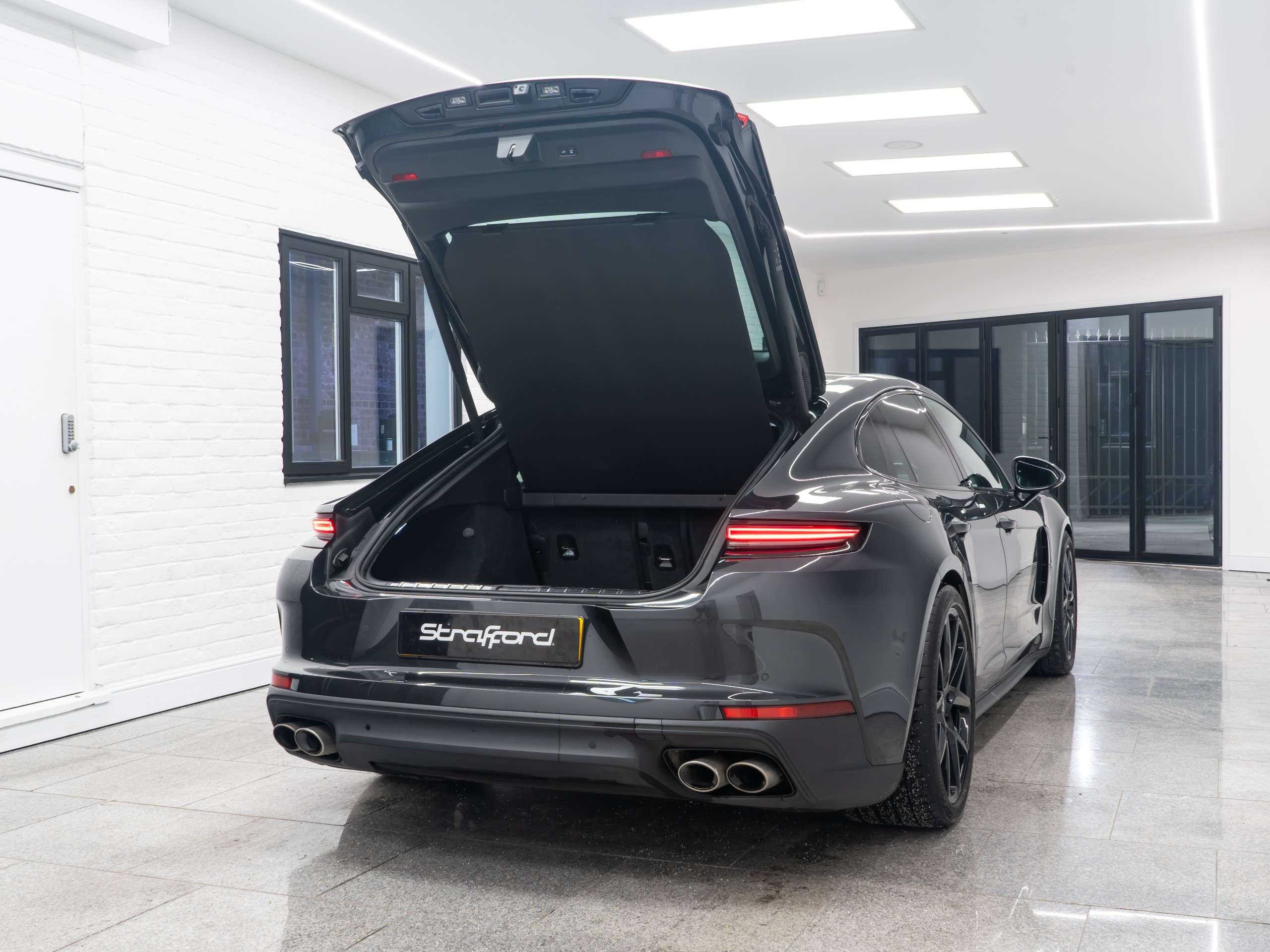 2024 PORSCHE PANAMERA 2024 PORSCHE PANAMERA