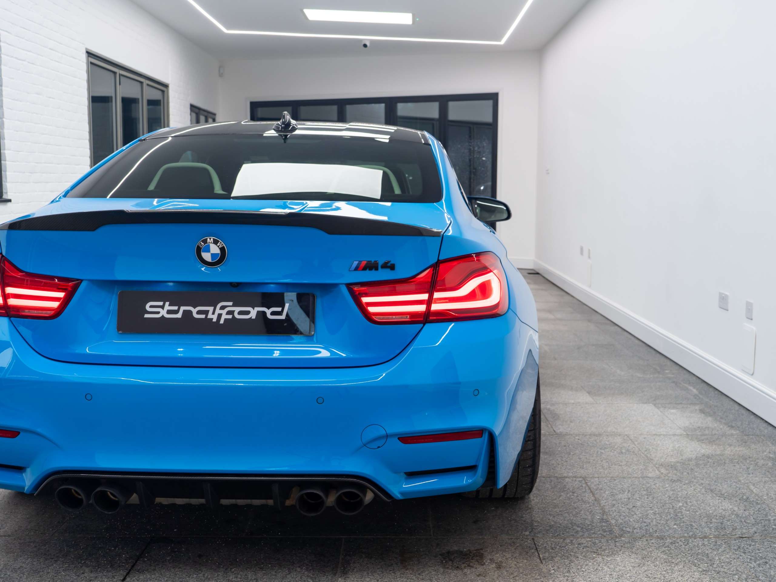 2017 BMW M4 2017 BMW M4