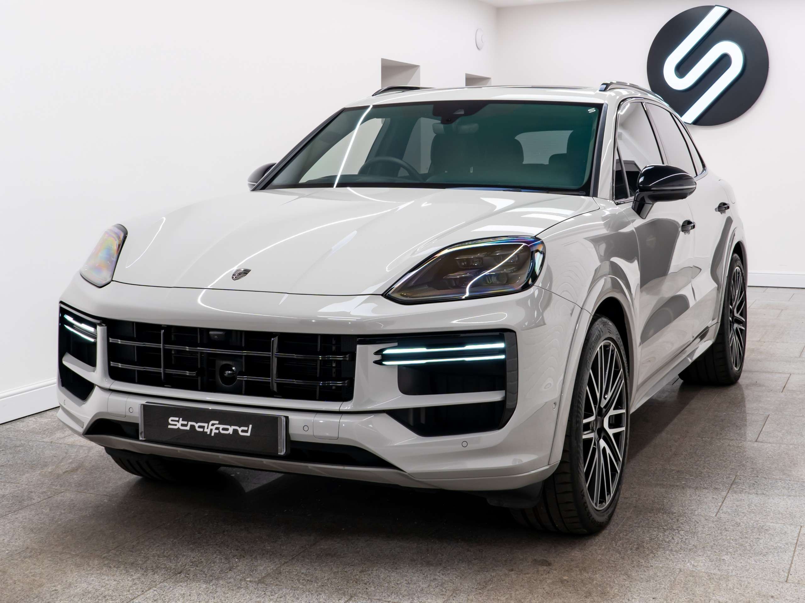 A 2024 PORSCHE CAYENNE 4.0 V8 E-Hybrid 25.9kWh Turbo SUV 5dr Petrol Plug-in Hybrid TiptronicS 4WD Euro 6 (s/s) (739 ps) A 2024 PORSCHE CAYENNE 4.0 V8 E-Hybrid 25.9kWh Turbo SUV 5dr Petrol Plug-in Hybrid TiptronicS 4WD Euro 6 (s/s) (739 ps)