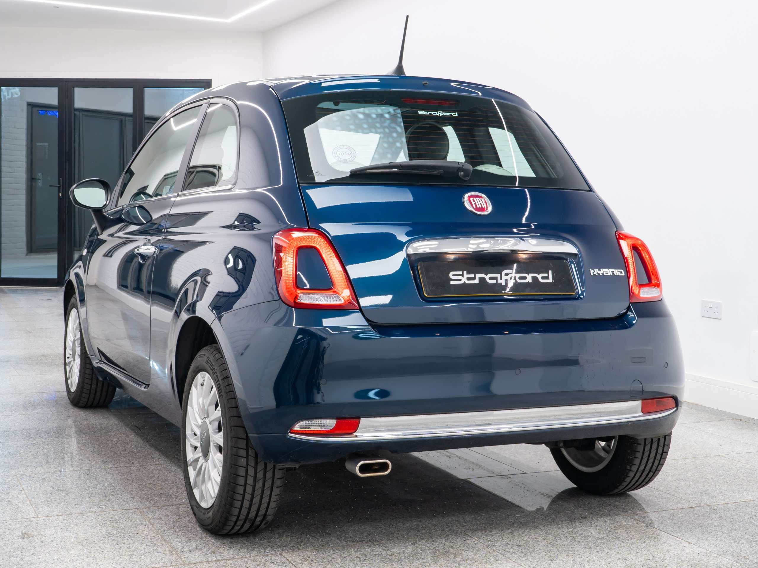 A 2022 FIAT 500 1.0 MHEV Dolcevita Hatchback 3dr Petrol Manual Euro 6 (s/s) (70 bhp) A 2022 FIAT 500 1.0 MHEV Dolcevita Hatchback 3dr Petrol Manual Euro 6 (s/s) (70 bhp)