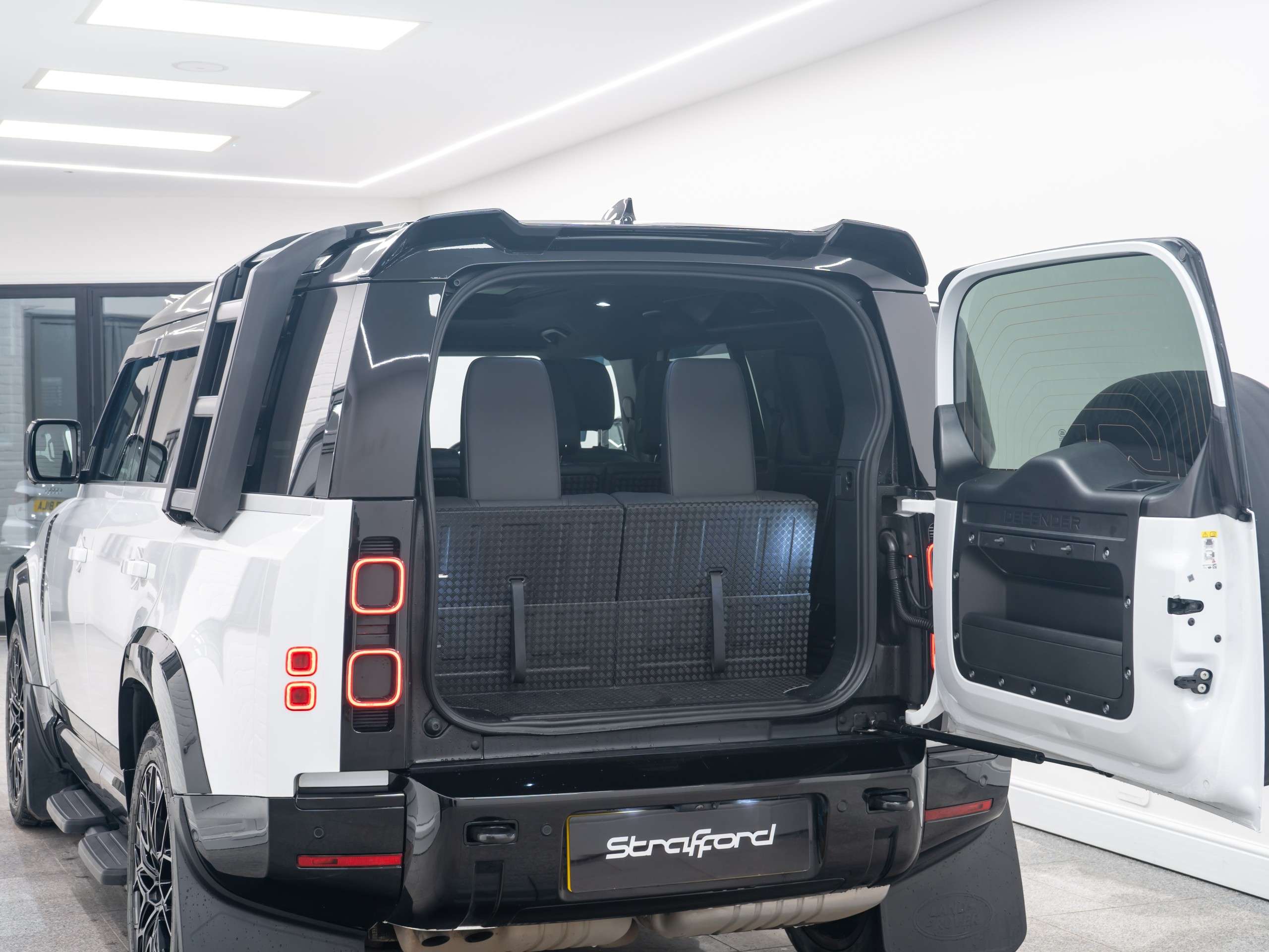 2025 LAND ROVER DEFENDER 110 2025 LAND ROVER DEFENDER 110