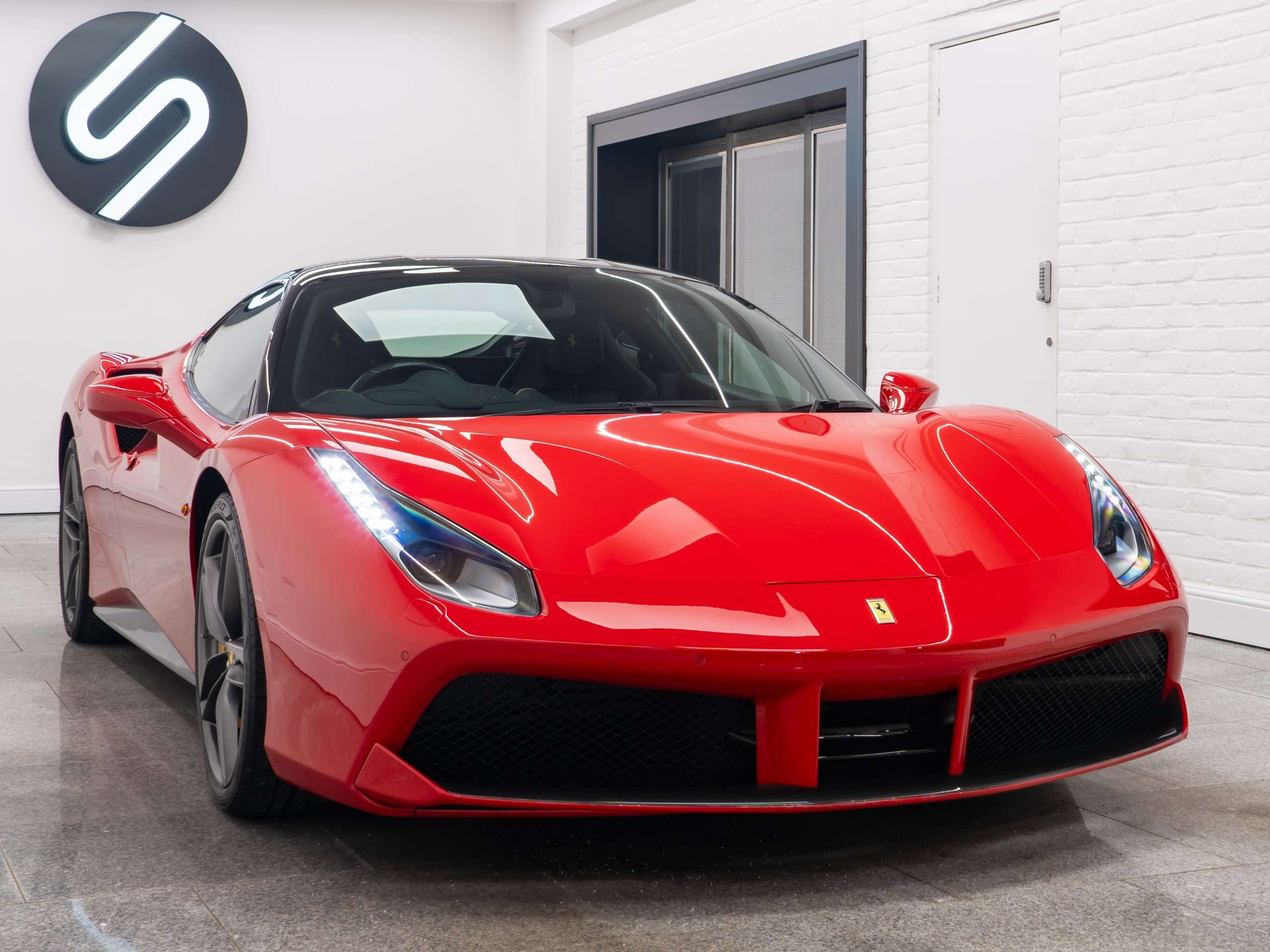 A 2016 FERRARI 488 3.9T V8 GTB Coupe 2dr Petrol F1 DCT Euro 6 (s/s) (670 ps) A 2016 FERRARI 488 3.9T V8 GTB Coupe 2dr Petrol F1 DCT Euro 6 (s/s) (670 ps)