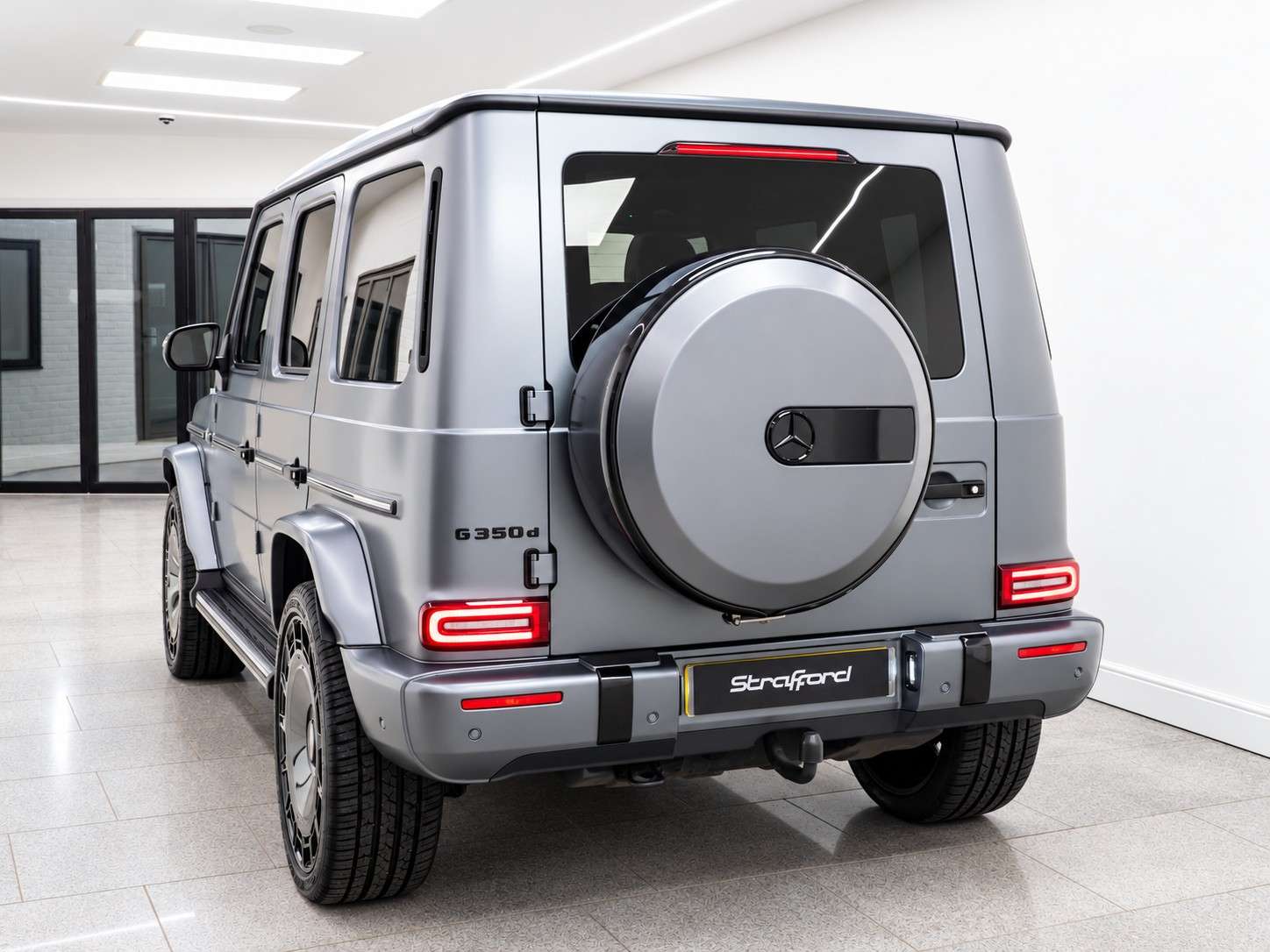 A 2019 MERCEDES-BENZ G CLASS 2.9 G350d AMG Line (Premium) SUV 5dr Diesel G-Tronic+ 4MATIC Euro 6 (s/s) (286 ps) A 2019 MERCEDES-BENZ G CLASS 2.9 G350d AMG Line (Premium) SUV 5dr Diesel G-Tronic+ 4MATIC Euro 6 (s/s) (286 ps)