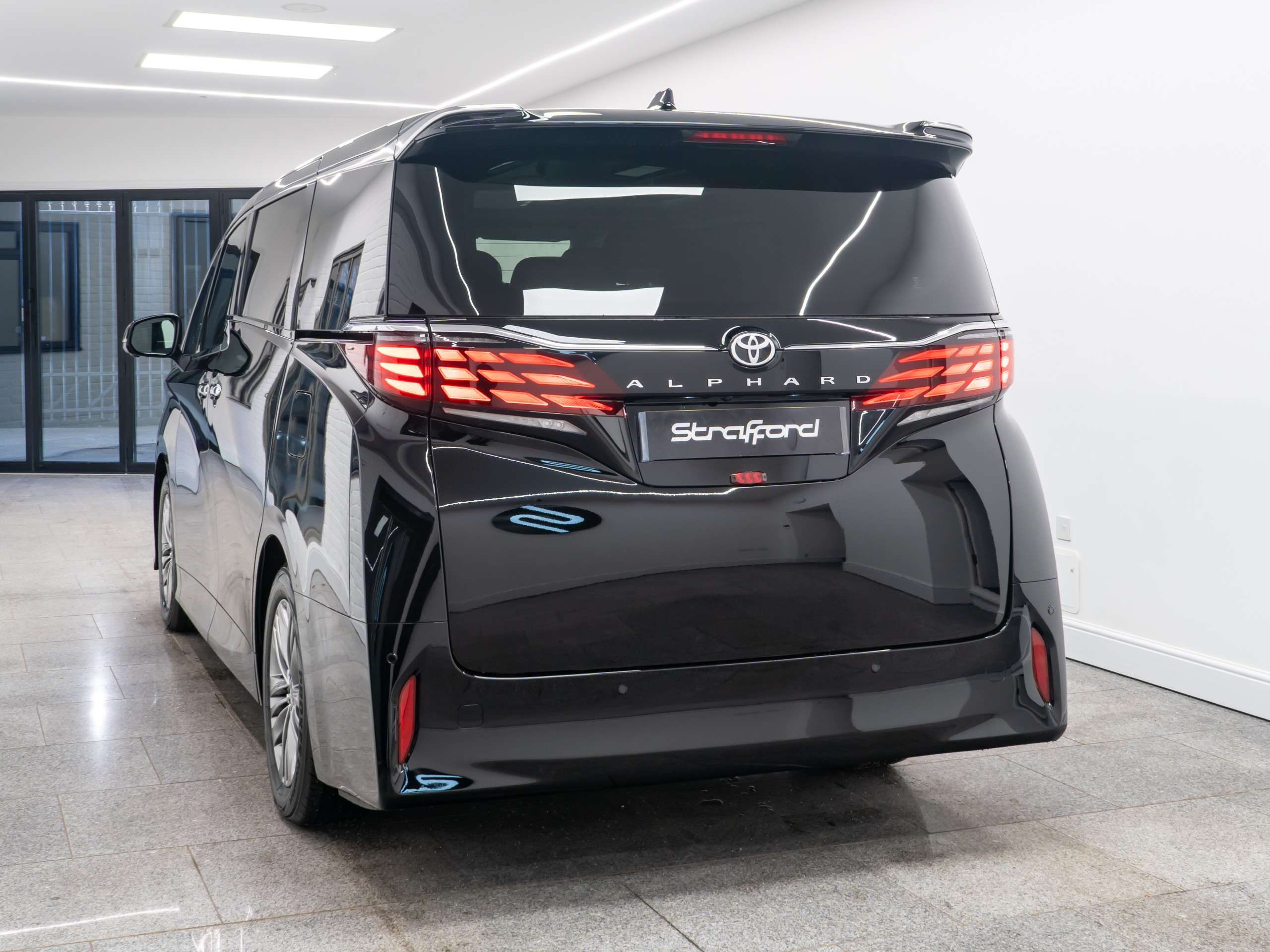 A 2024 TOYOTA ALPHARD A 2024 TOYOTA ALPHARD