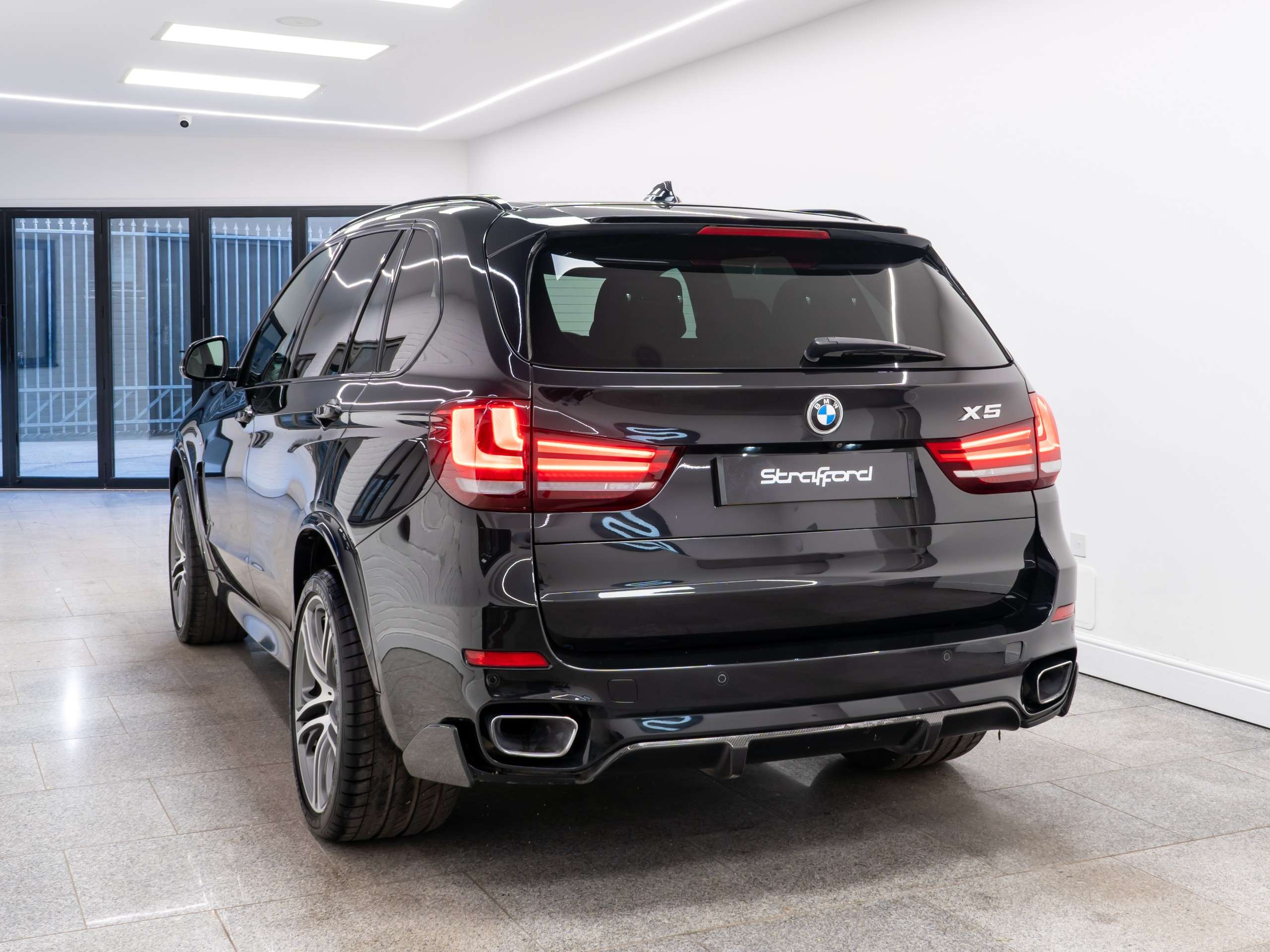 A 2017 BMW X5 3.0 40d M Sport SUV 5dr Diesel Auto xDrive Euro 6 (s/s) (313 ps) A 2017 BMW X5 3.0 40d M Sport SUV 5dr Diesel Auto xDrive Euro 6 (s/s) (313 ps)