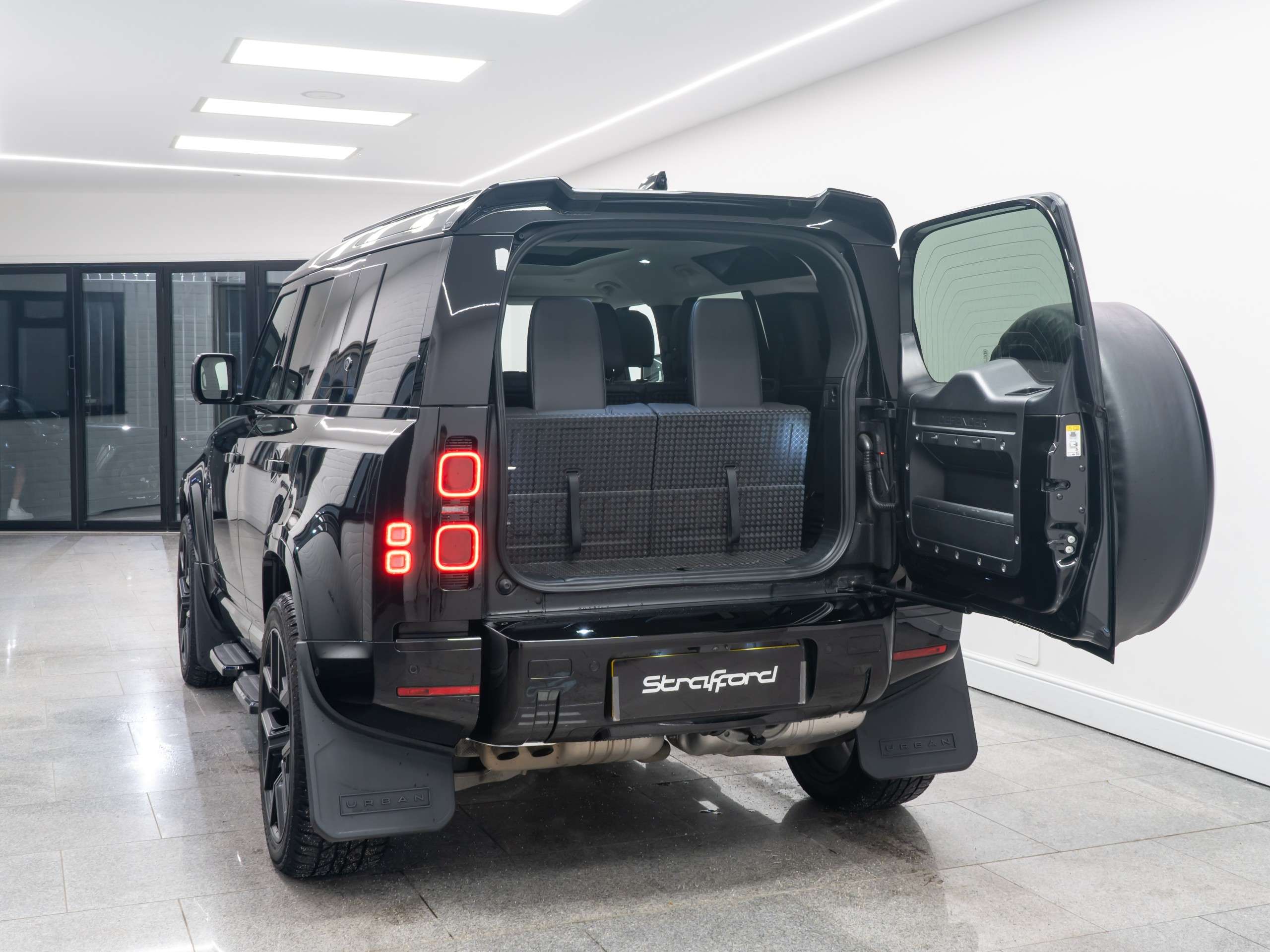 2024 LAND ROVER DEFENDER 110 2024 LAND ROVER DEFENDER 110