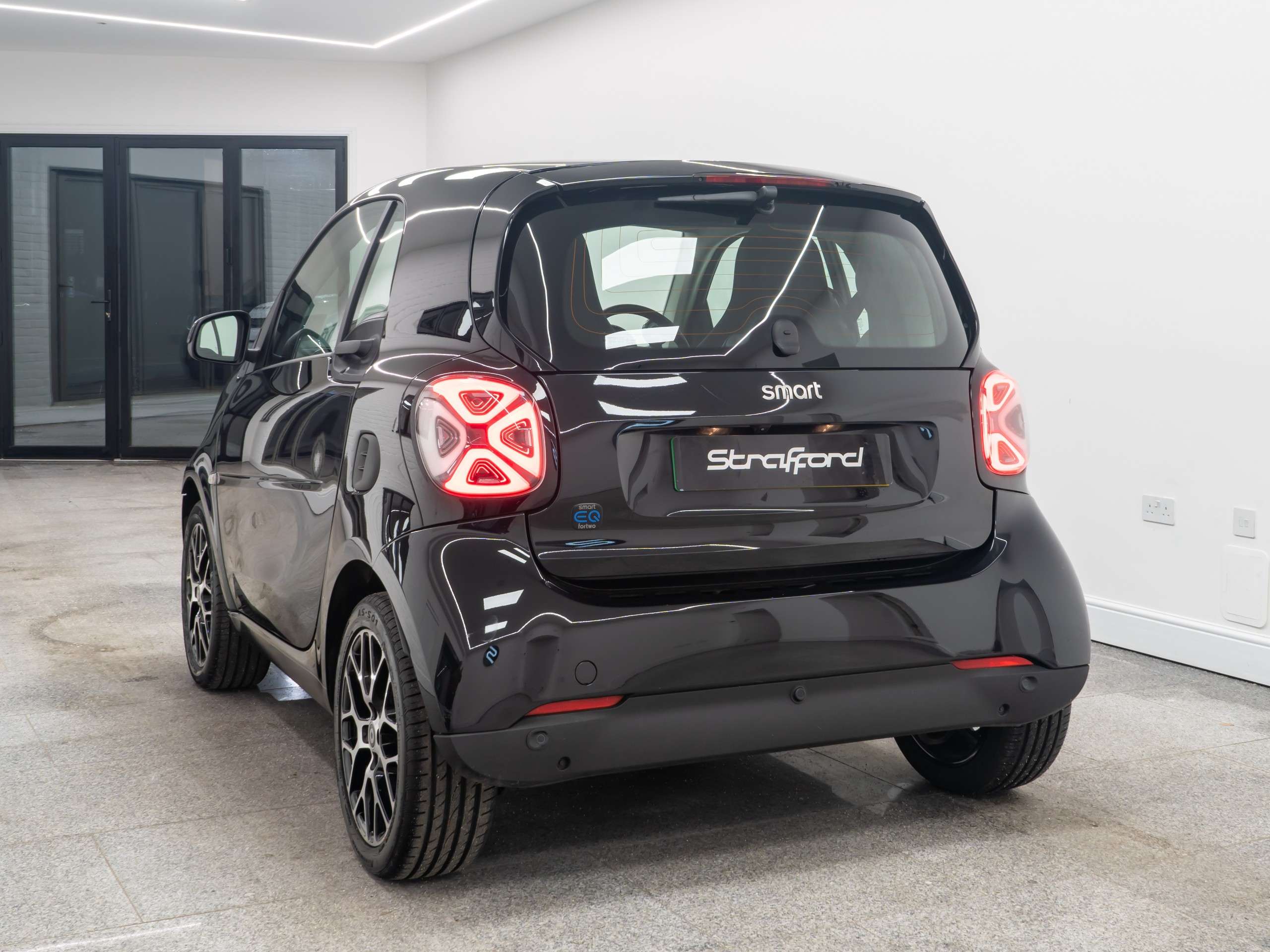 A 2022 SMART FORTWO 17.6kWh Prime Exclusive Coupe 2dr Electric Auto (22kW Charger) (82 ps) A 2022 SMART FORTWO 17.6kWh Prime Exclusive Coupe 2dr Electric Auto (22kW Charger) (82 ps)