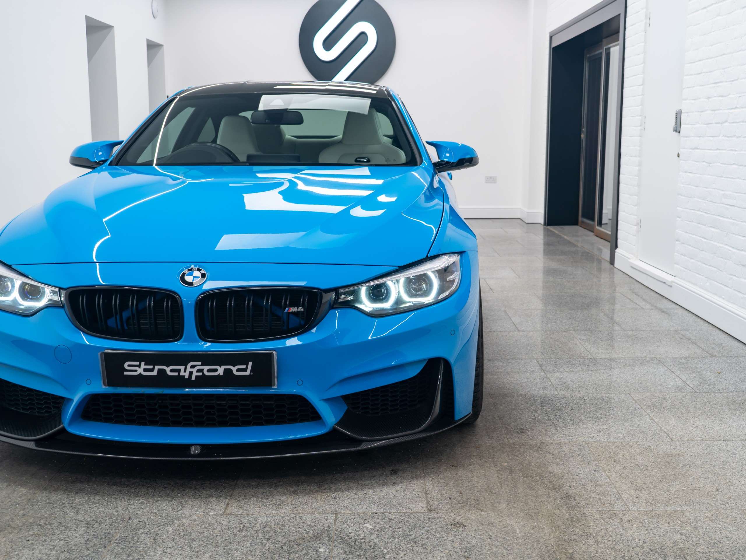 2017 BMW M4 2017 BMW M4