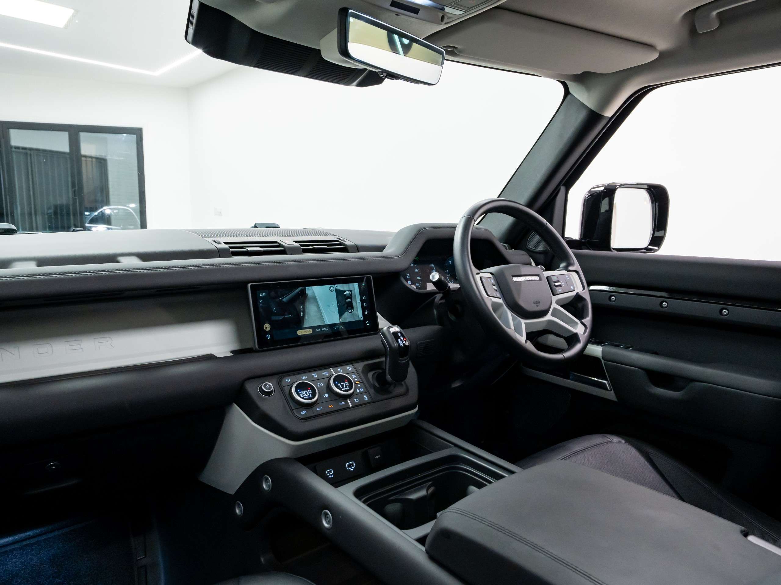 2024 LAND ROVER DEFENDER 110 2024 LAND ROVER DEFENDER 110