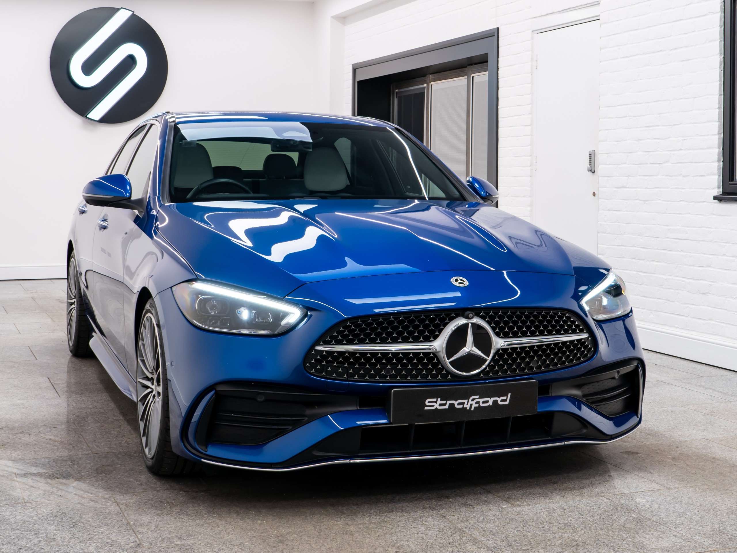 A 2024 MERCEDES-BENZ C CLASS 2.0 C300dh MHEV AMG Line (Premium) Saloon 4dr Diesel Hybrid G-Tronic+ Euro 6 (s/s) (285 ps) A 2024 MERCEDES-BENZ C CLASS 2.0 C300dh MHEV AMG Line (Premium) Saloon 4dr Diesel Hybrid G-Tronic+ Euro 6 (s/s) (285 ps)