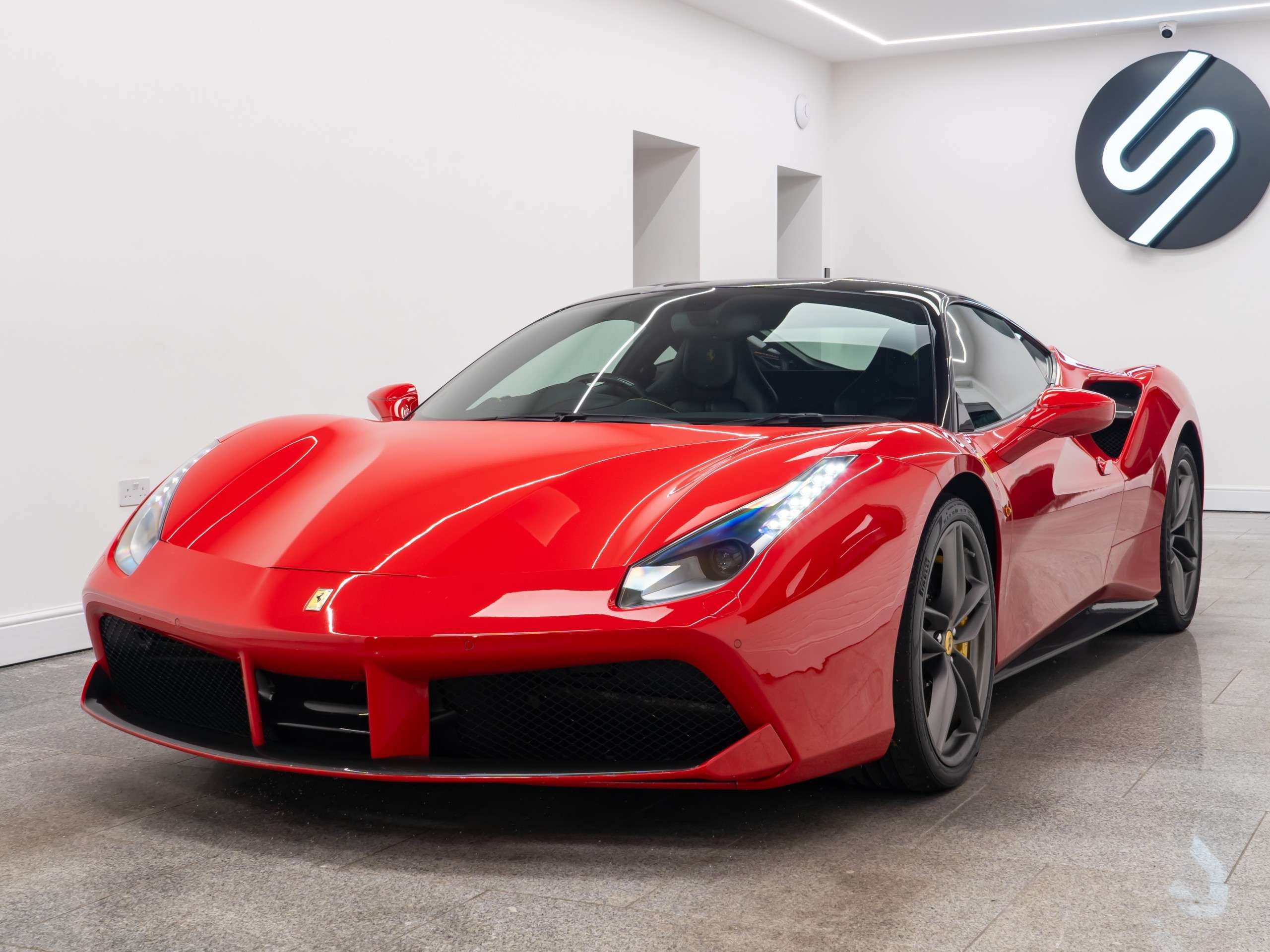 A 2016 FERRARI 488 3.9T V8 GTB Coupe 2dr Petrol F1 DCT Euro 6 (s/s) (670 ps) A 2016 FERRARI 488 3.9T V8 GTB Coupe 2dr Petrol F1 DCT Euro 6 (s/s) (670 ps)