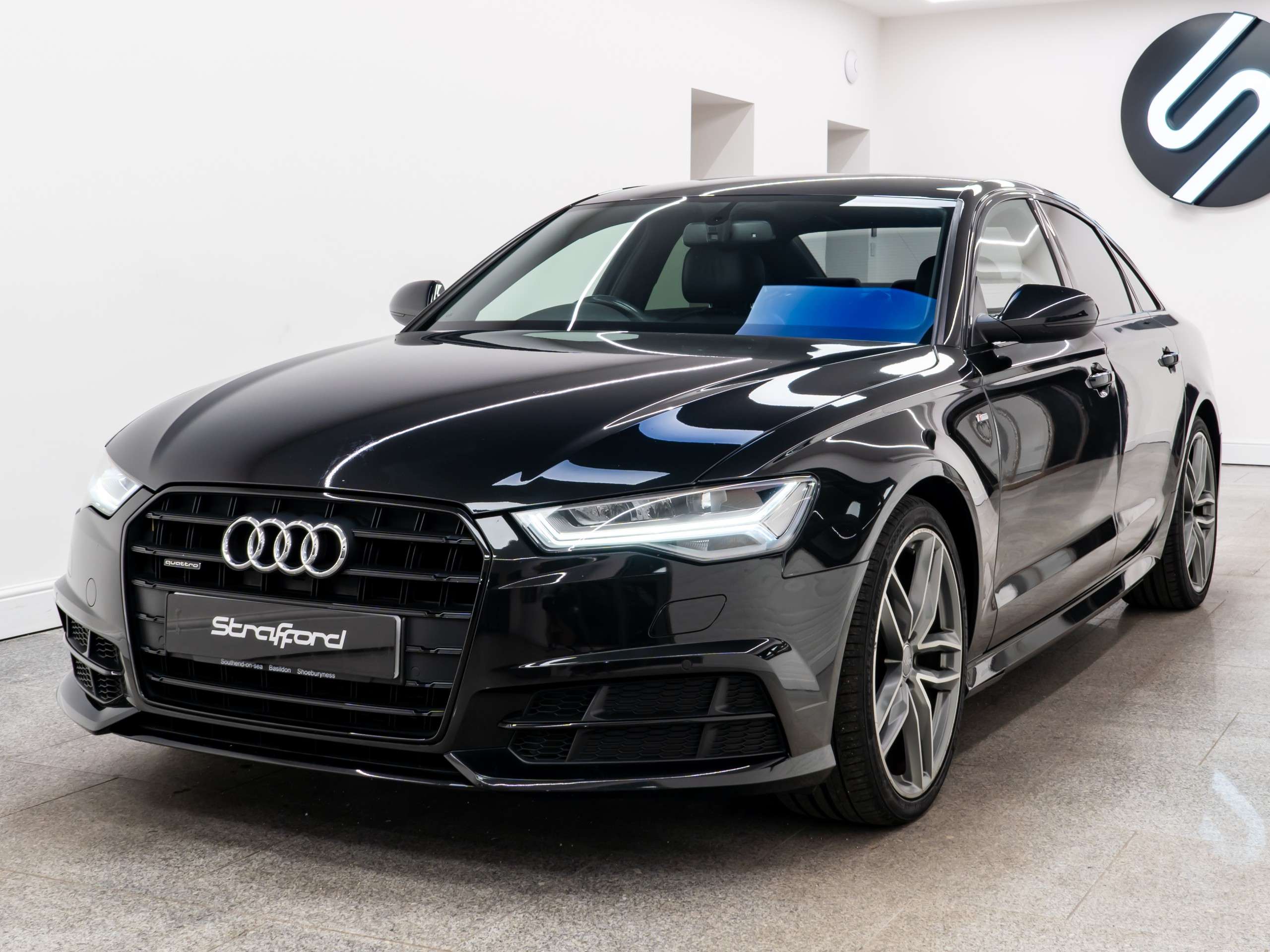 A 2017 AUDI A6 SALOON 2.0 TDI Black Edition Saloon 4dr Diesel S Tronic quattro Euro 6 (s/s) (190 ps) A 2017 AUDI A6 SALOON 2.0 TDI Black Edition Saloon 4dr Diesel S Tronic quattro Euro 6 (s/s) (190 ps)