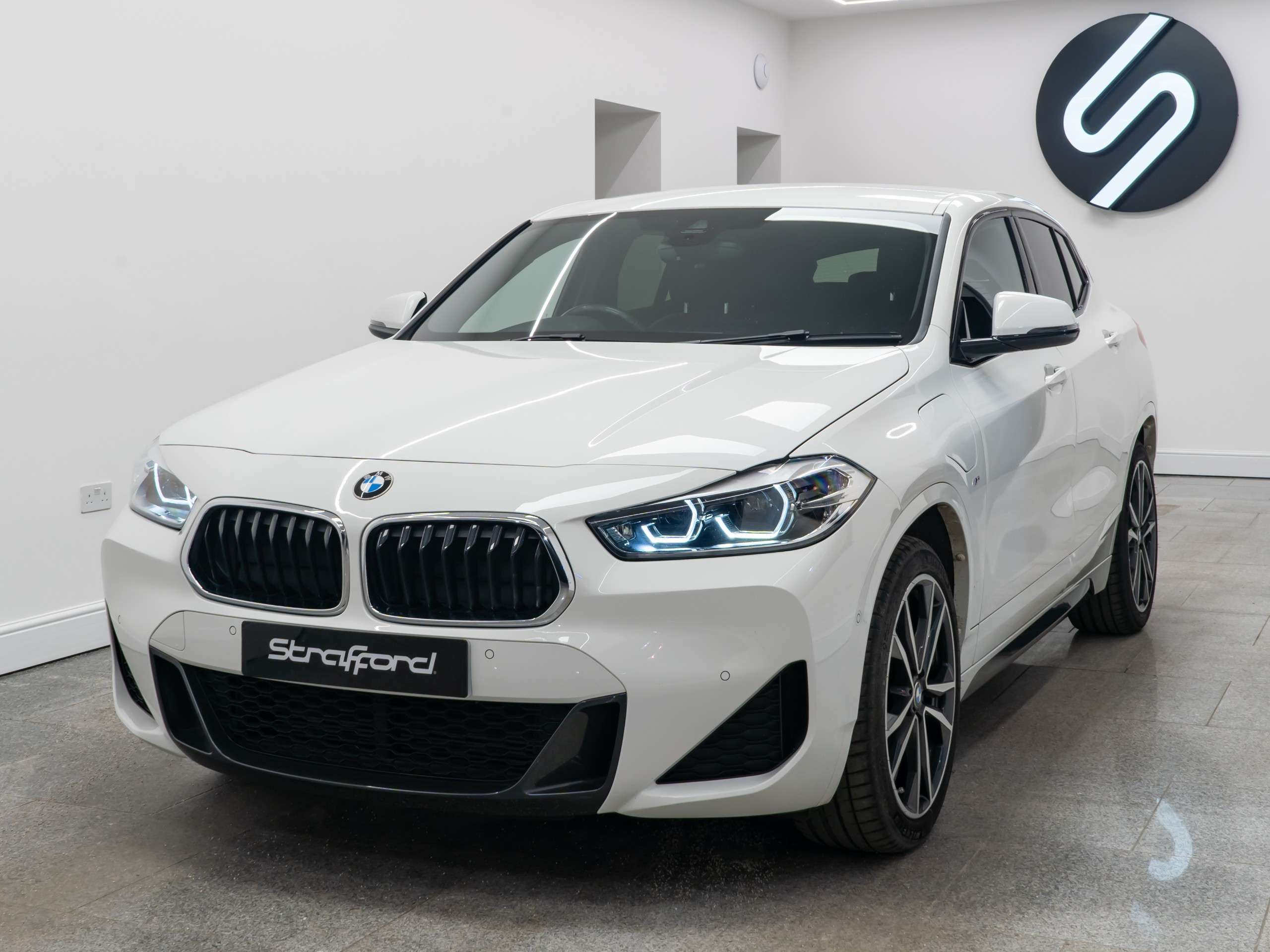 A 2021 BMW X2 1.5 25e 10kWh M Sport SUV 5dr Petrol Plug-in Hybrid Auto xDrive Euro 6 (s/s) (220 ps) A 2021 BMW X2 1.5 25e 10kWh M Sport SUV 5dr Petrol Plug-in Hybrid Auto xDrive Euro 6 (s/s) (220 ps)