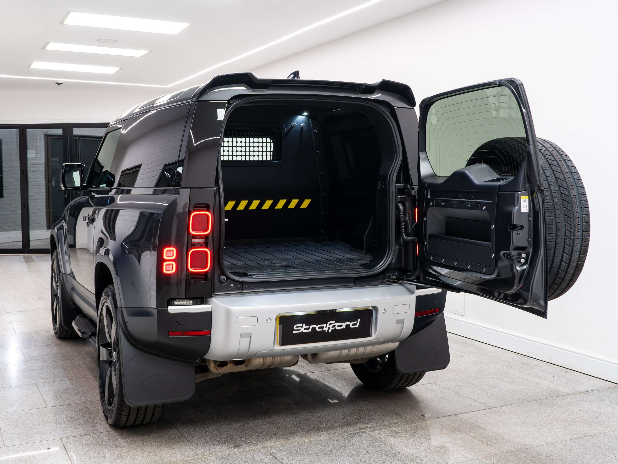 2024 LAND ROVER DEFENDER 90 2024 LAND ROVER DEFENDER 90