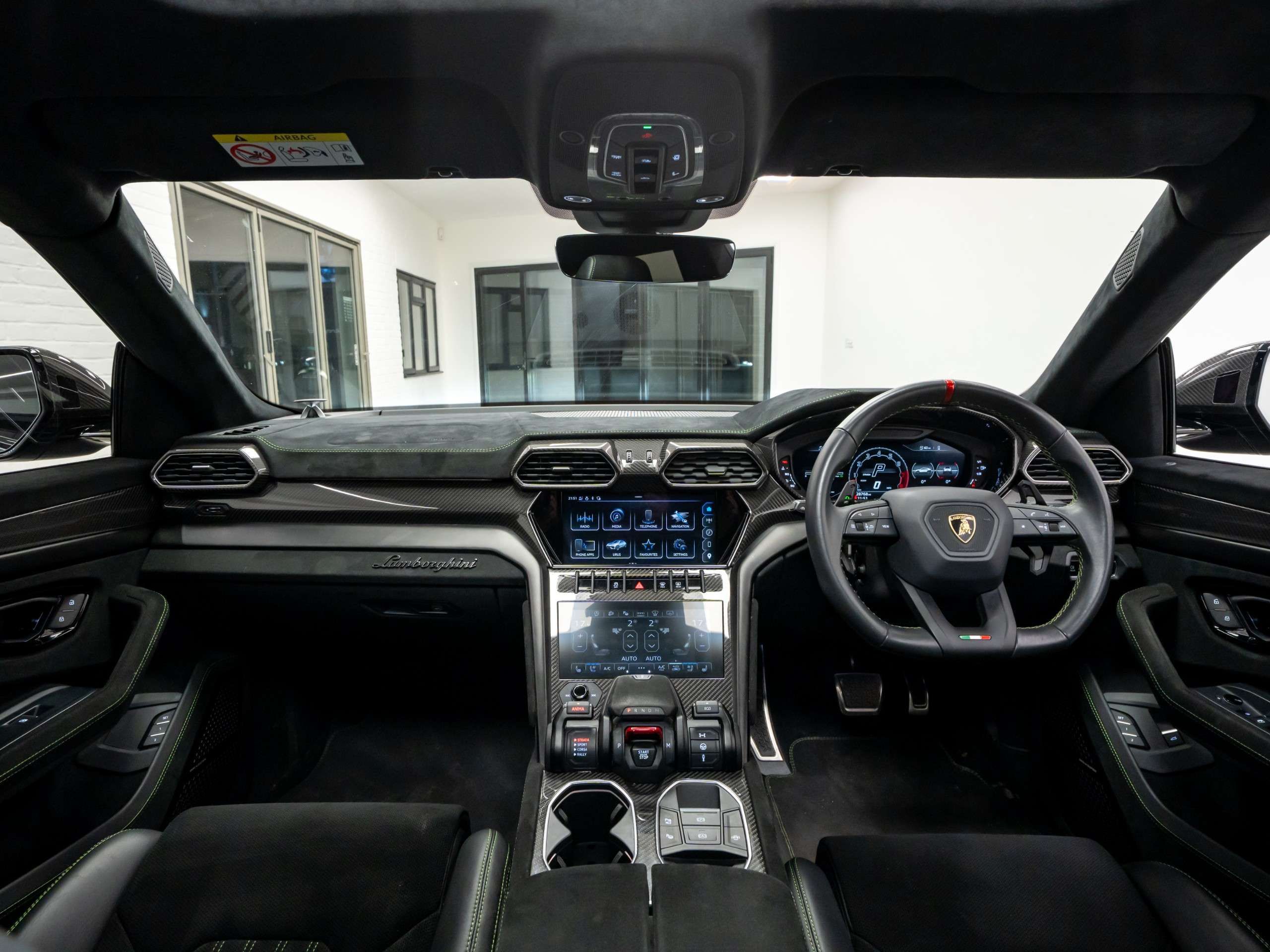 2023 LAMBORGHINI URUS 2023 LAMBORGHINI URUS