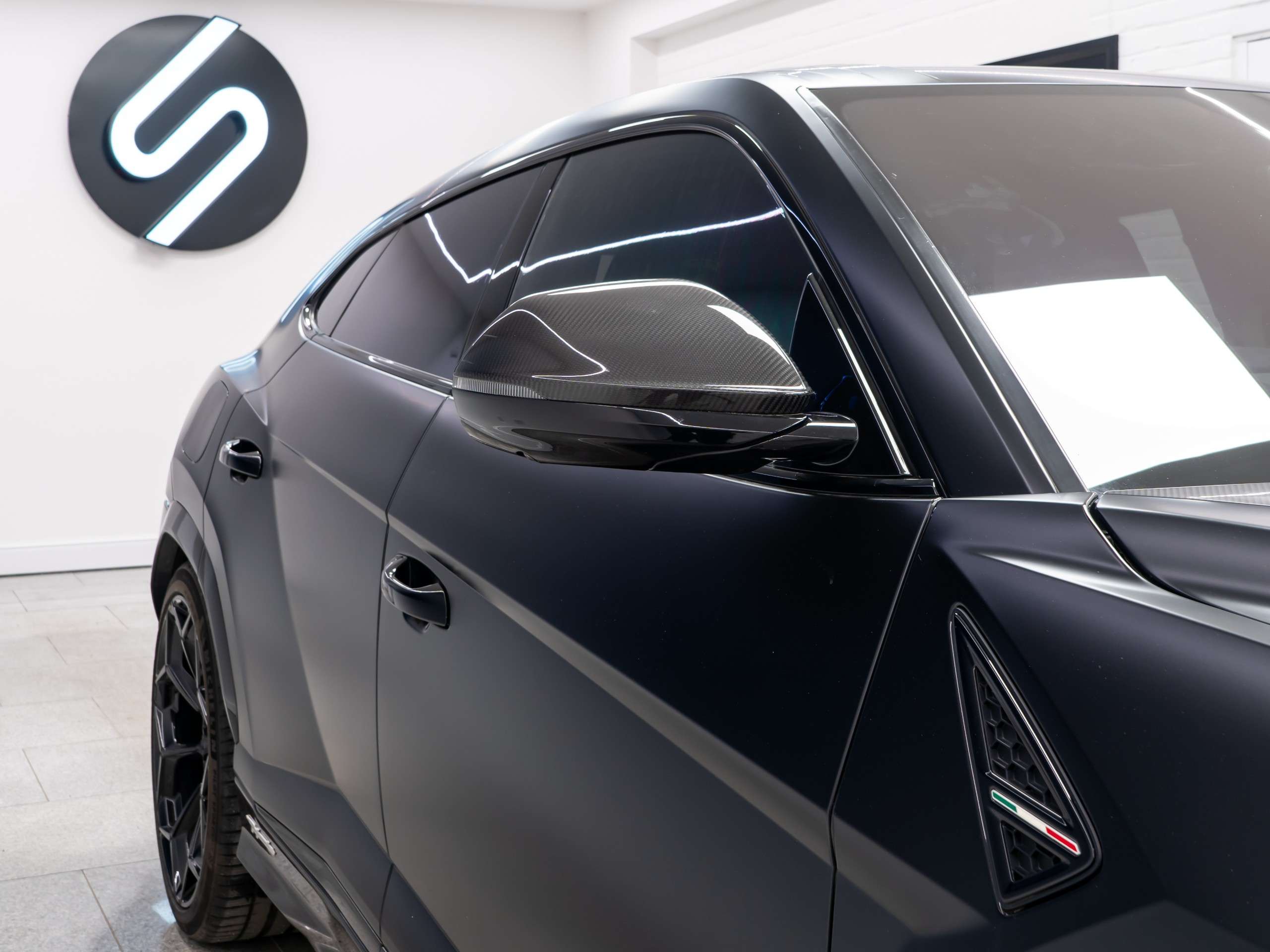 2023 LAMBORGHINI URUS 2023 LAMBORGHINI URUS