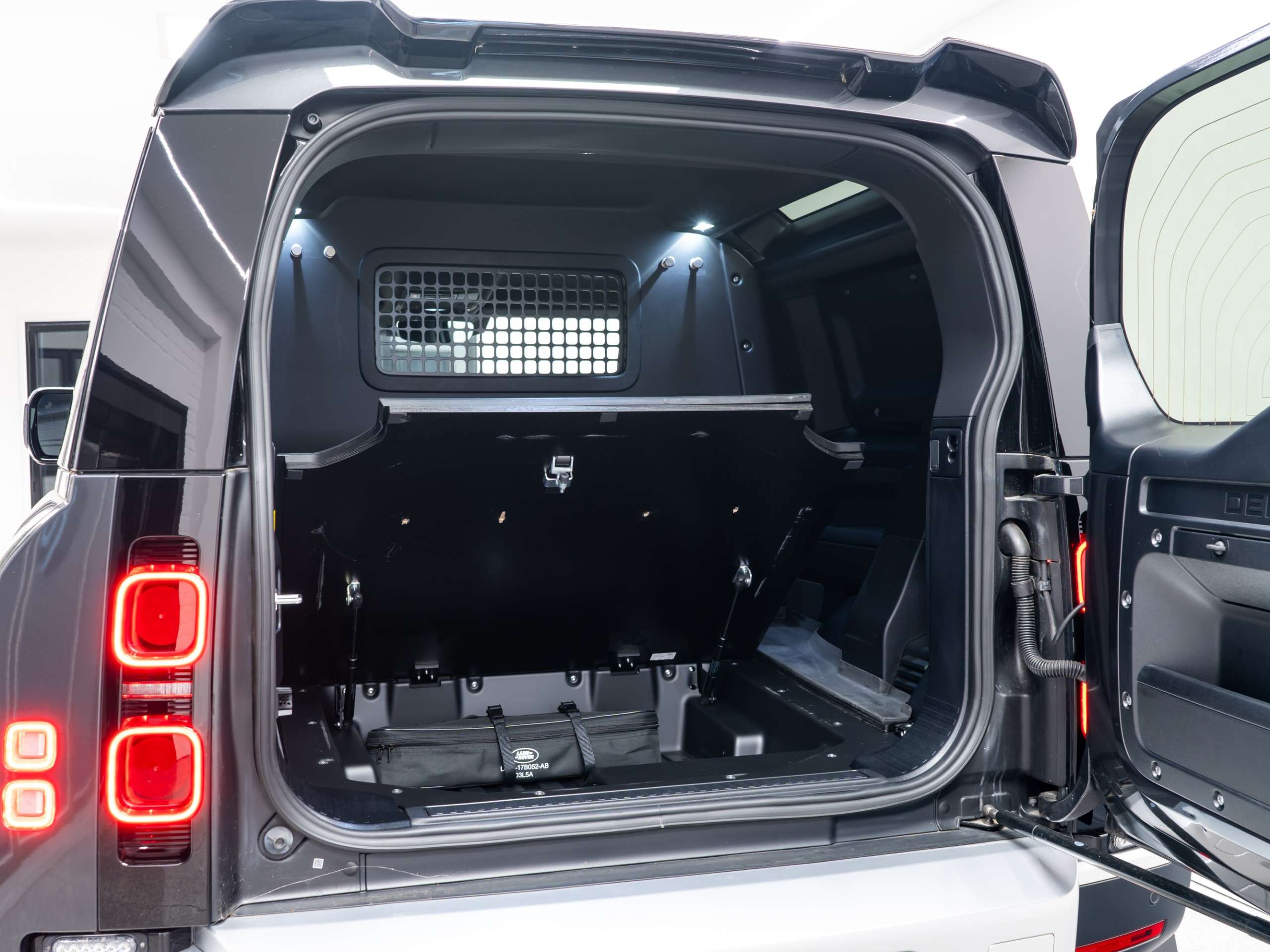 2024 LAND ROVER DEFENDER 90 2024 LAND ROVER DEFENDER 90