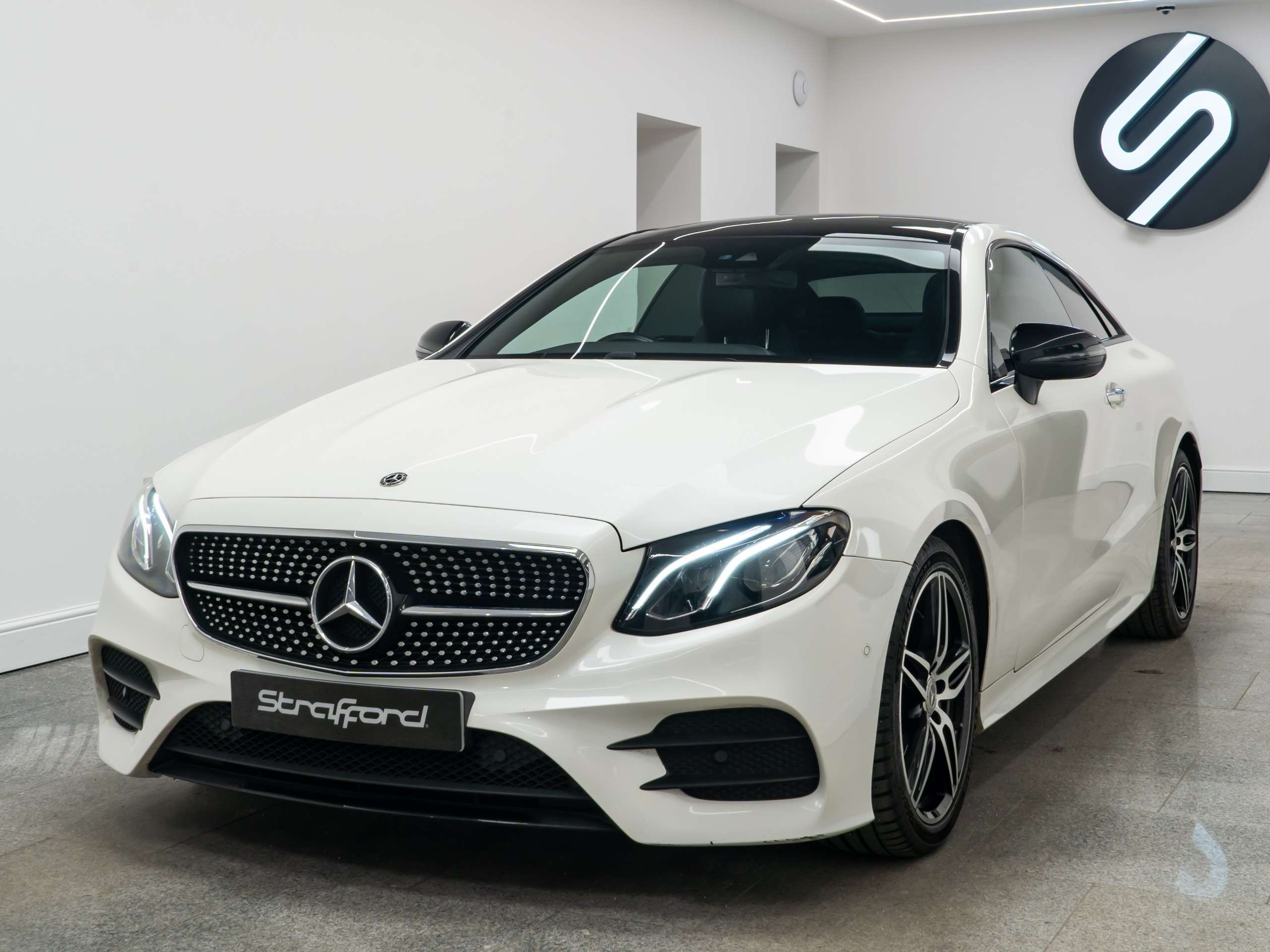A 2017 MERCEDES-BENZ E CLASS 2.0 E220d AMG Line (Premium) Coupe 2dr Diesel G-Tronic+ Euro 6 (s/s) (194 ps) A 2017 MERCEDES-BENZ E CLASS 2.0 E220d AMG Line (Premium) Coupe 2dr Diesel G-Tronic+ Euro 6 (s/s) (194 ps)