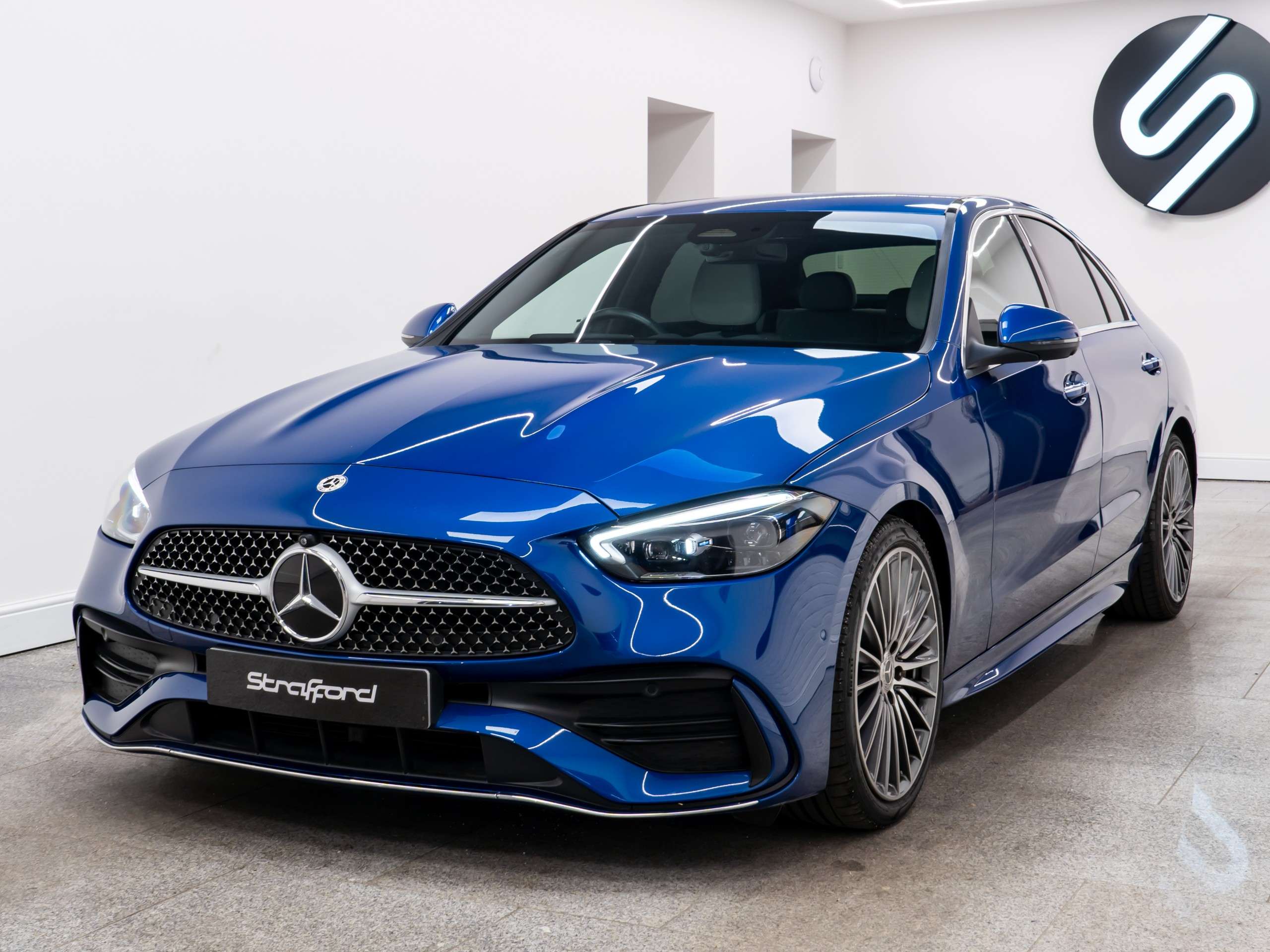 A 2024 MERCEDES-BENZ C CLASS 2.0 C300dh MHEV AMG Line (Premium) Saloon 4dr Diesel Hybrid G-Tronic+ Euro 6 (s/s) (285 ps) A 2024 MERCEDES-BENZ C CLASS 2.0 C300dh MHEV AMG Line (Premium) Saloon 4dr Diesel Hybrid G-Tronic+ Euro 6 (s/s) (285 ps)